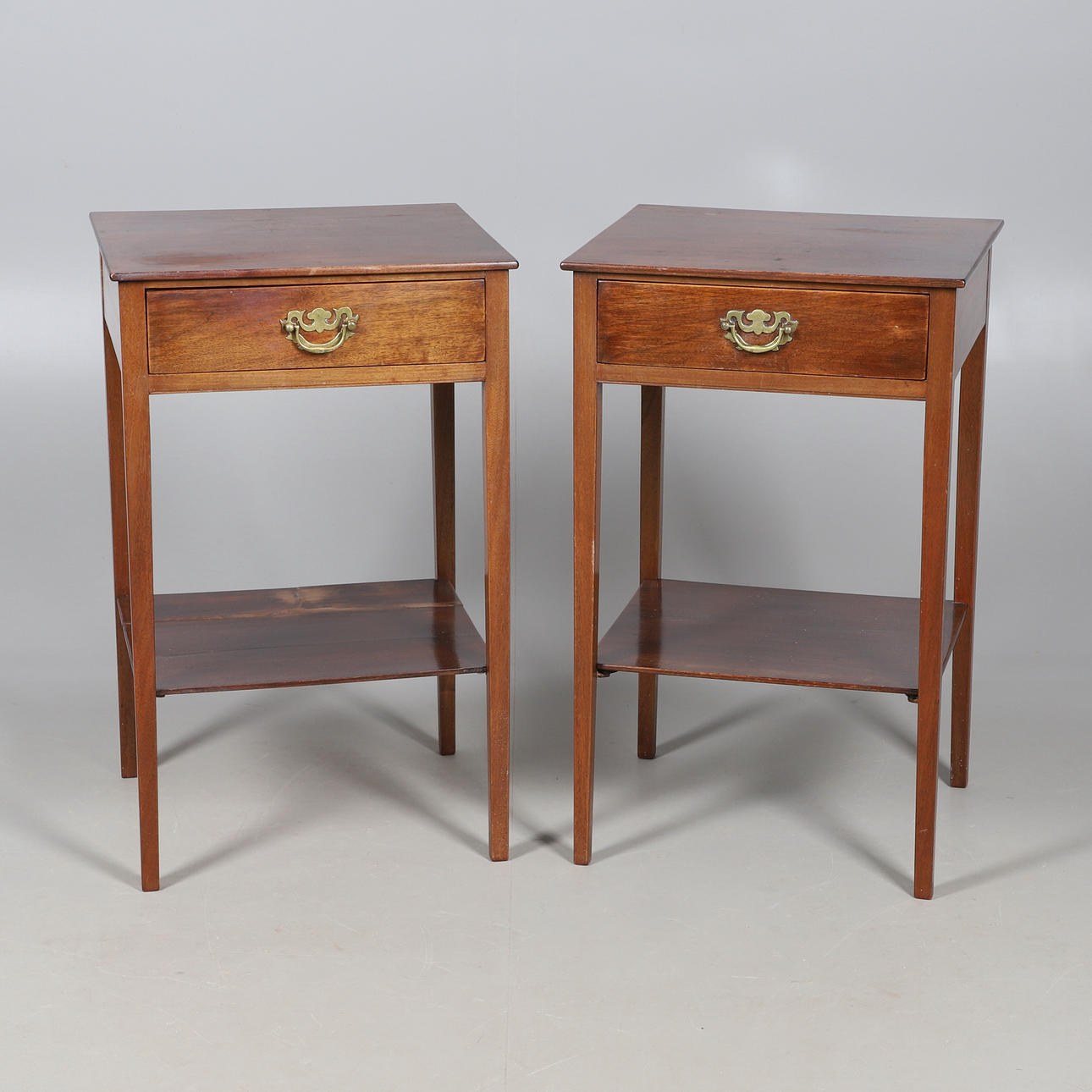 ET PAR MAHOGNI NATBORDE.