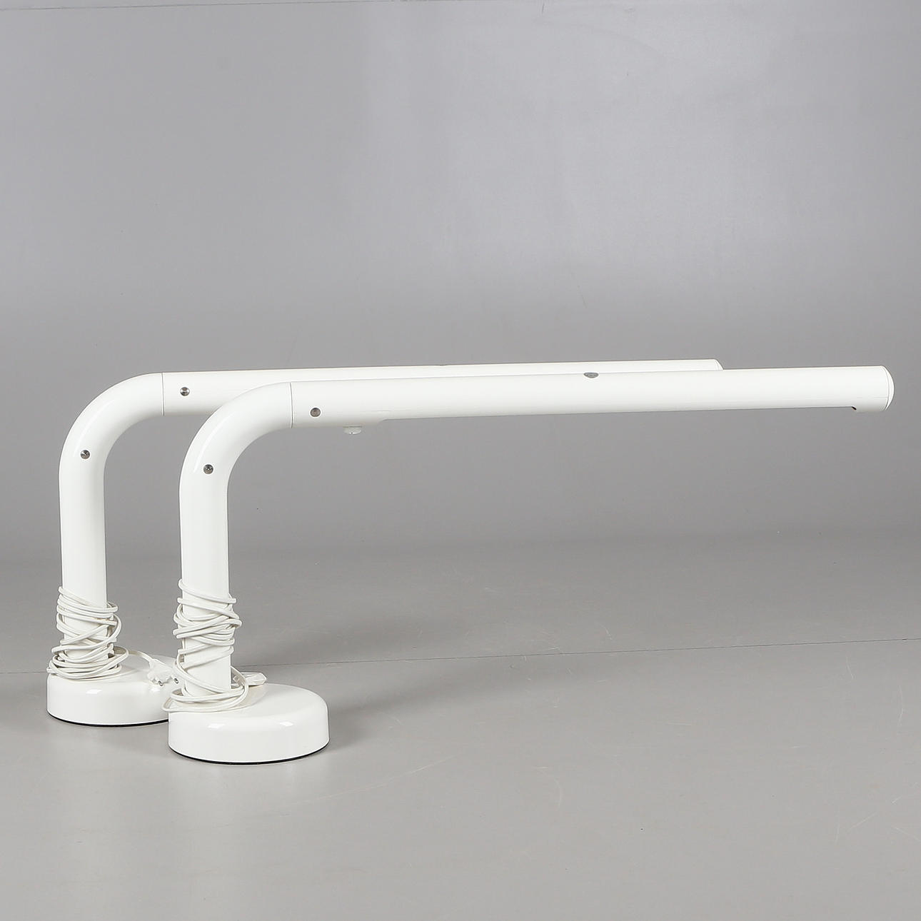 BORDSLAMPOR, ett par, "Tuben", Anders Pehrson, Ateljé Lyktan AB, Åhus, 1900-talets andra hälft.