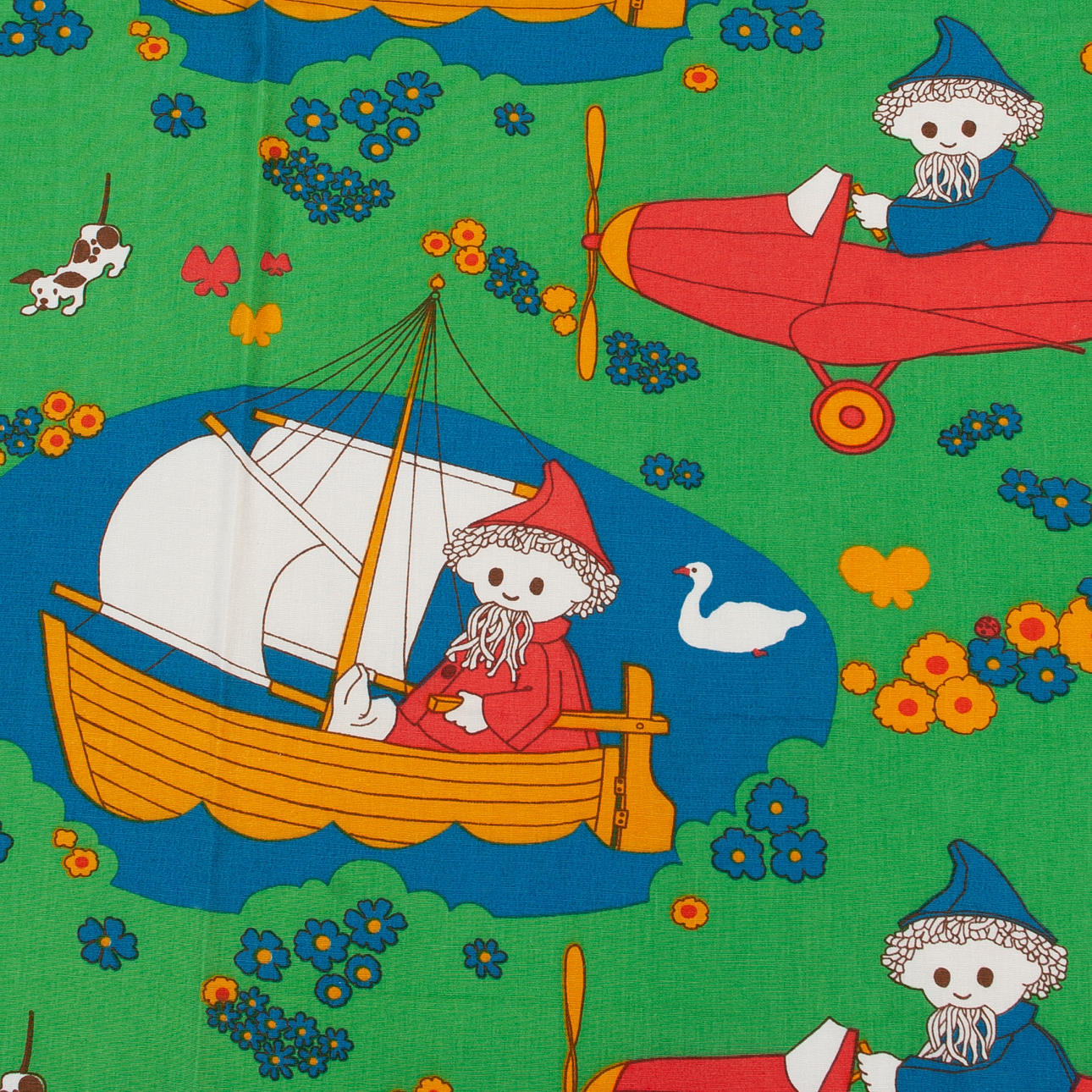 OIDENTIFIERAD FORMGIVARE. “John Blund” Borås weaving mill, 70's.