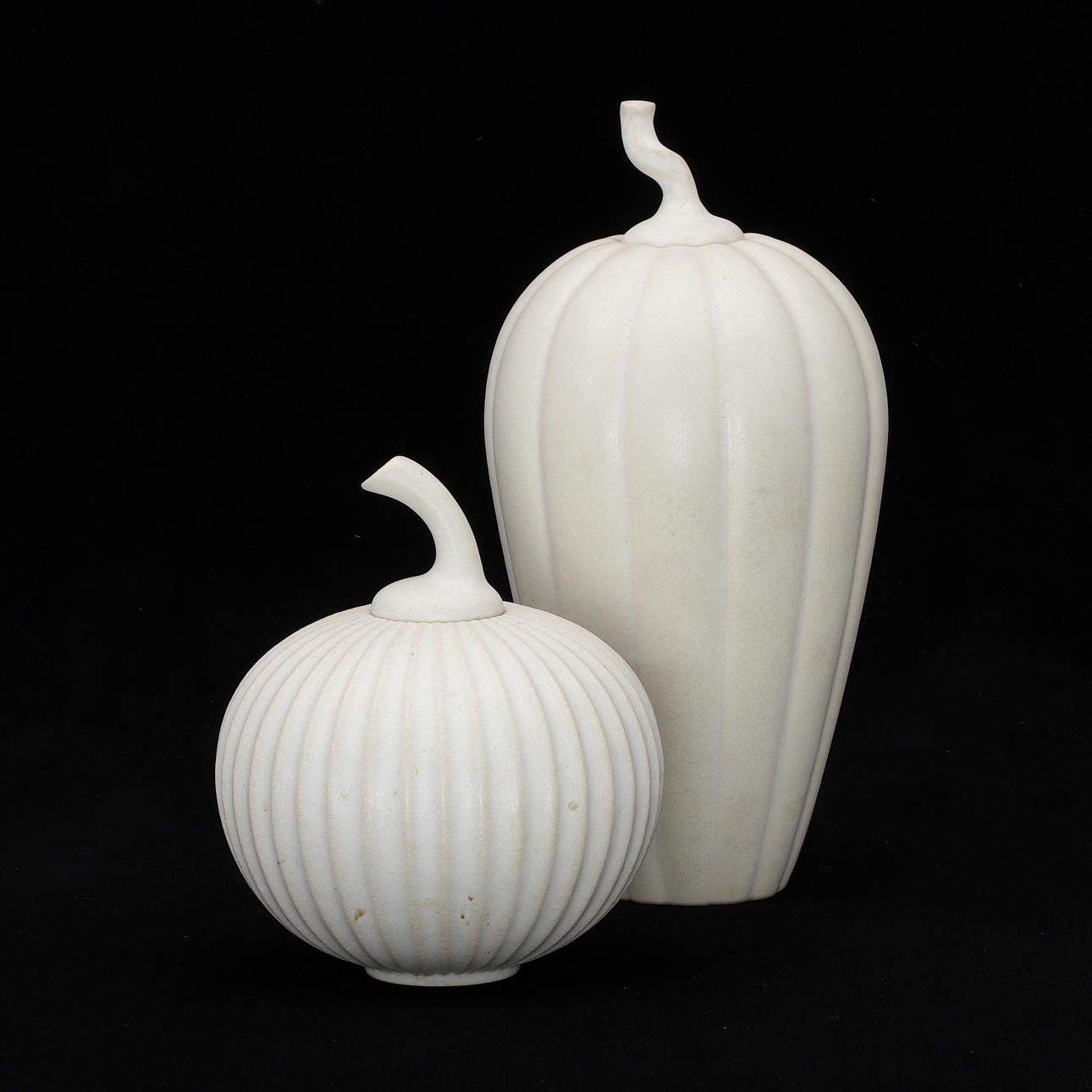 2 ceramic LOCKING URNS, Paradisverkstan.