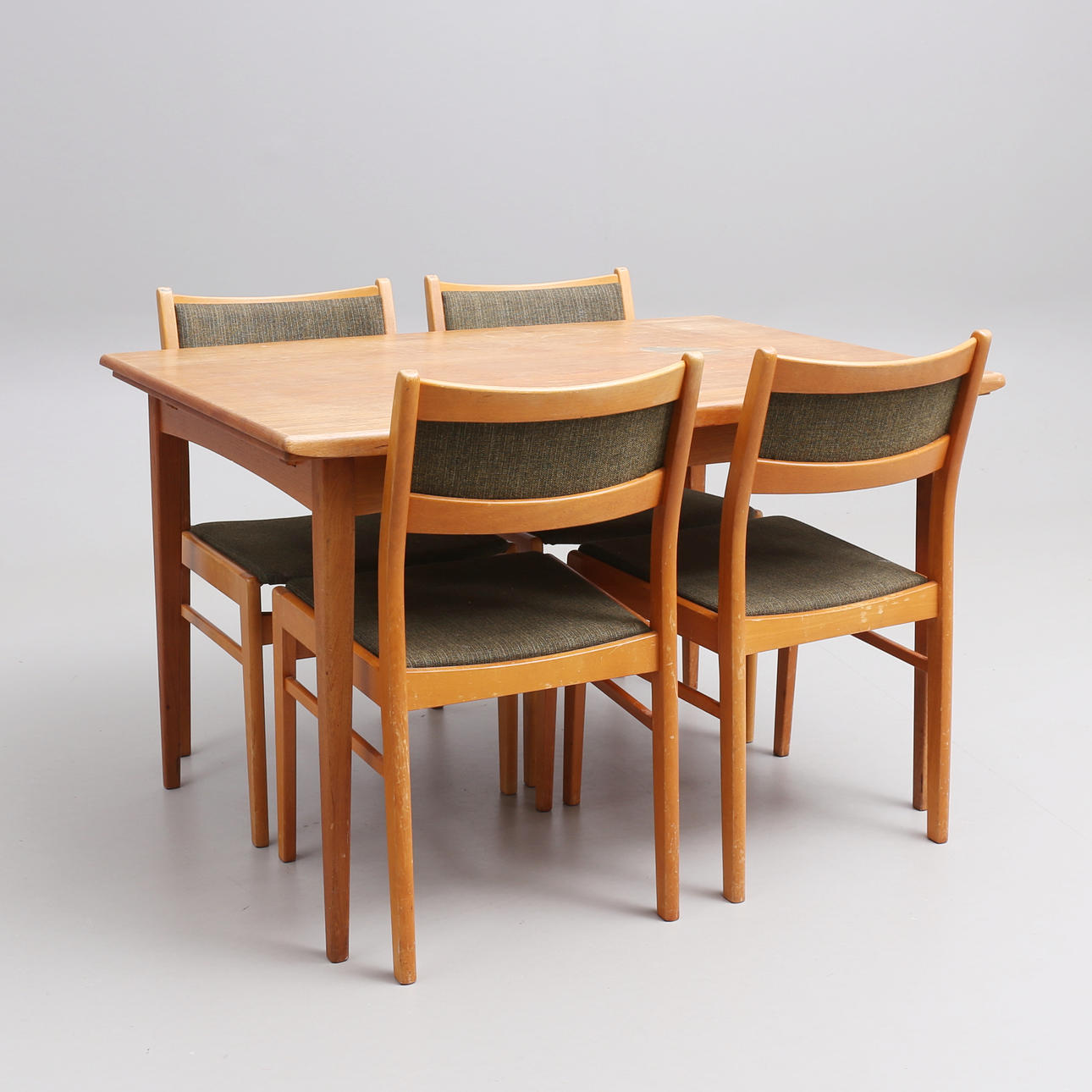 SPISESTUE, 5 dele, midten af det 20. århundrede.