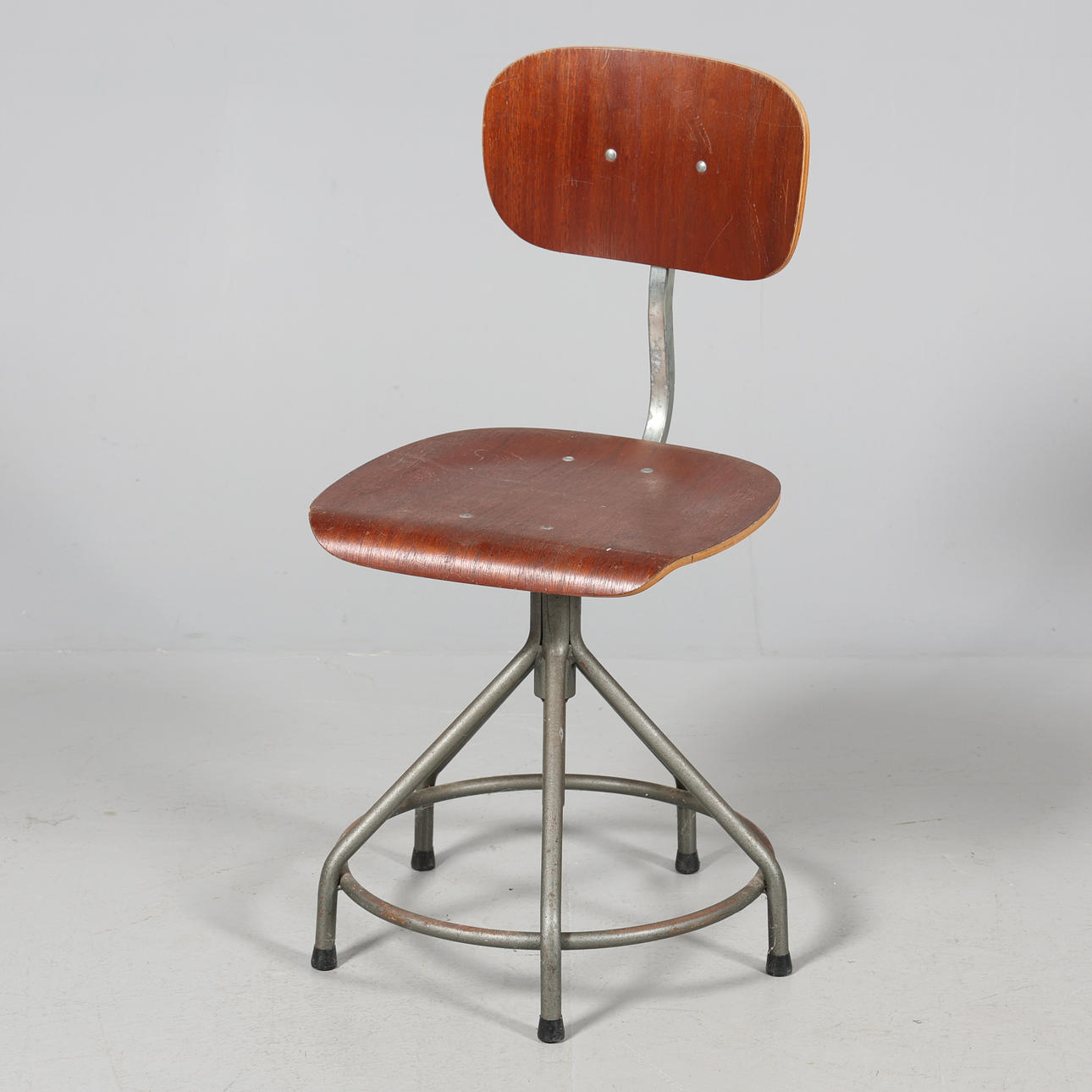 KONTORSTOL, metal og træ, 20. årh.