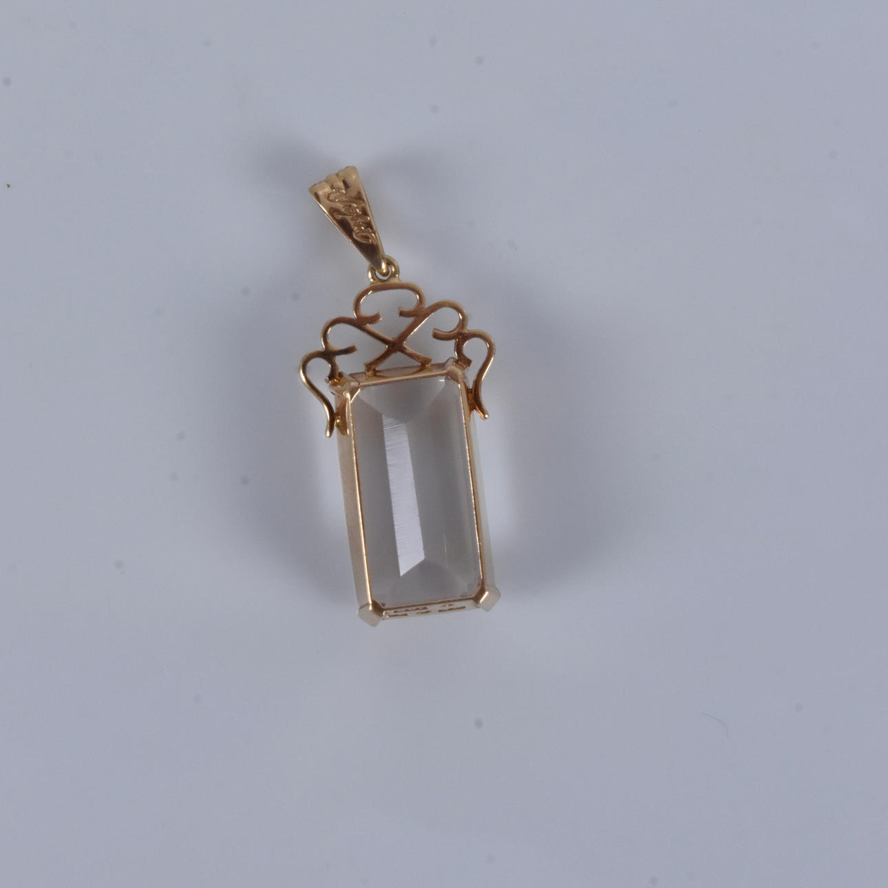 A PENDANT, with rock crystal, Stigbert, 18K.