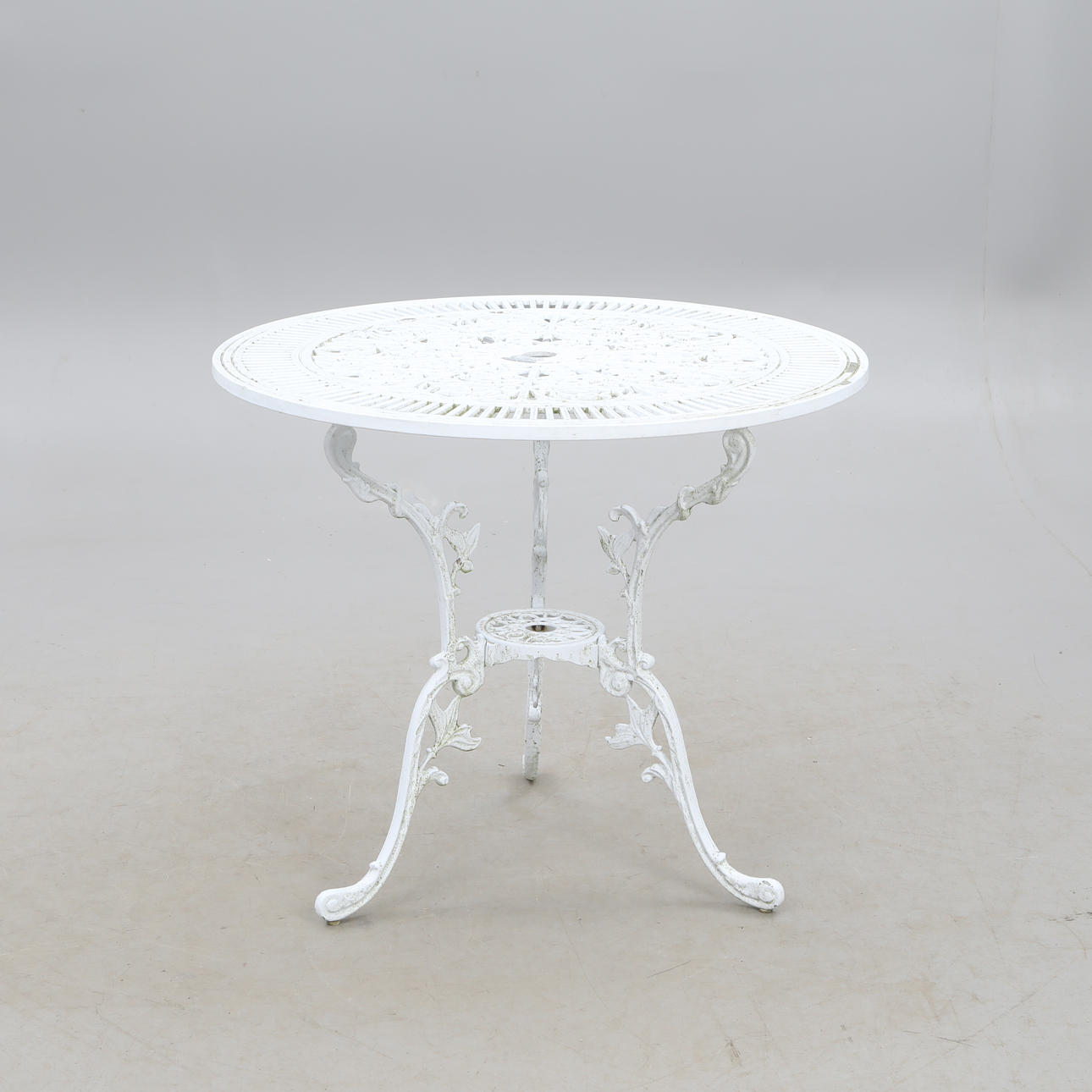 MESA DE JARDÍN, aluminio.