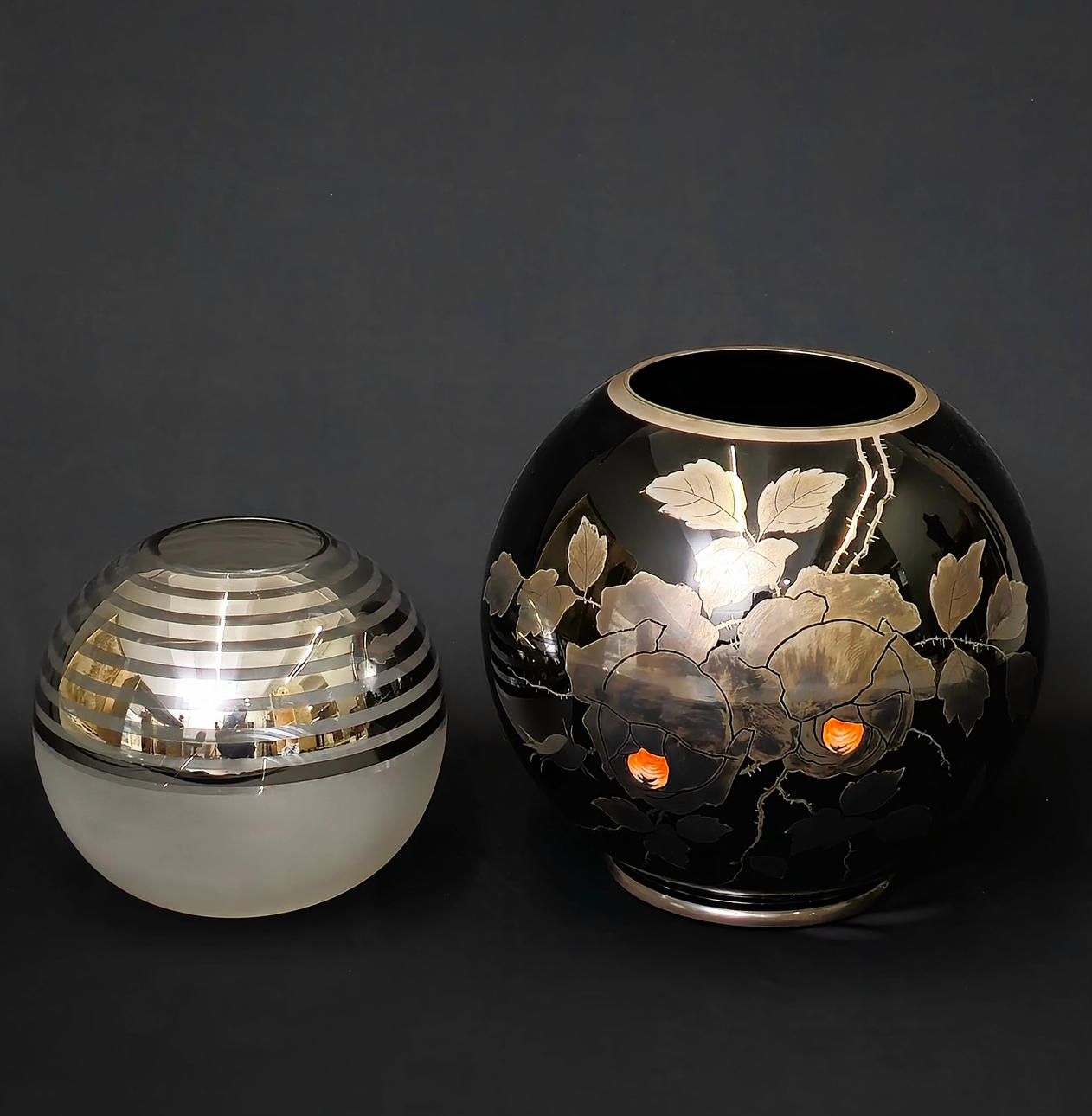 PAR DE JARRONES OVALADOS EN CRISTAL.