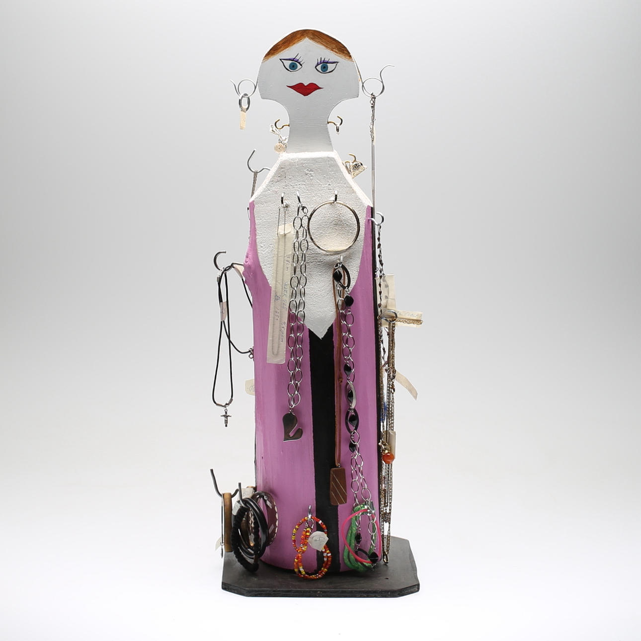 SMYCKESDOCKA med medföljande bijouterier.