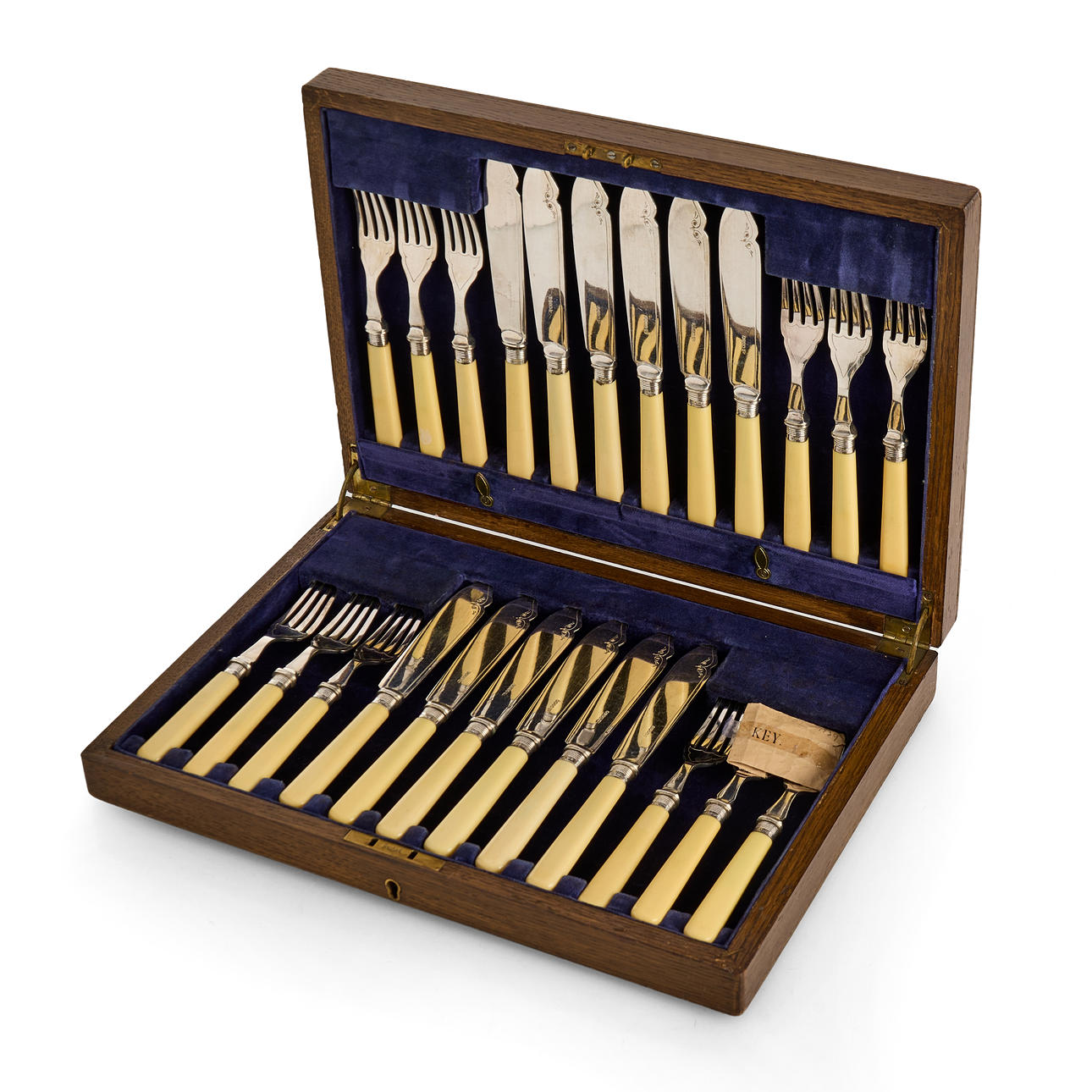 RUOKAILUVÄLINESETTI, shatull, England, 1899.