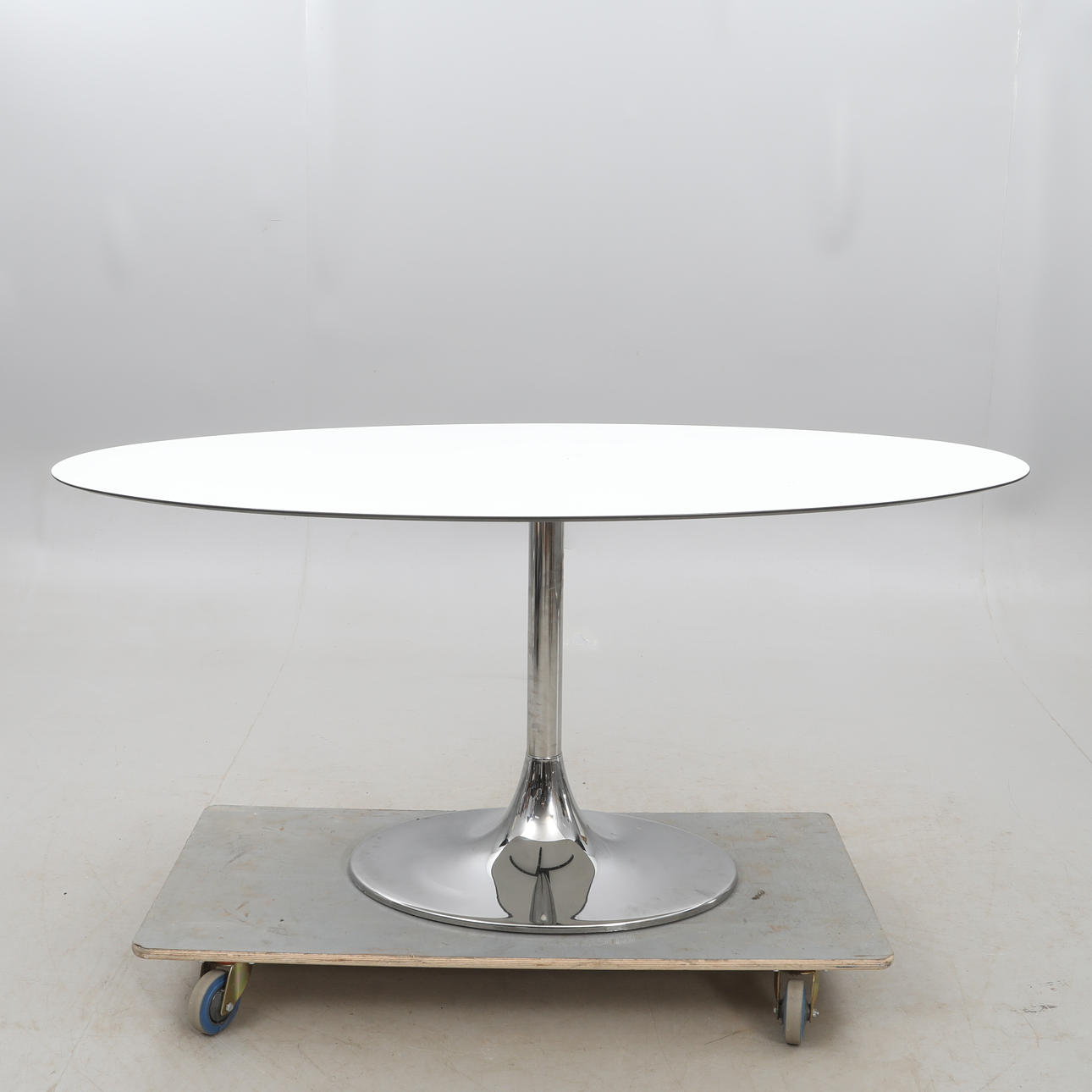 DINING TABLE, Bolia, laminate top and aluminum base.