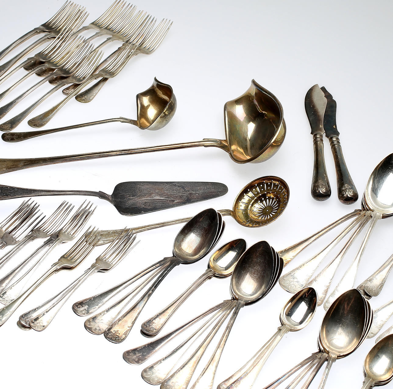 BESTICKSDELAR, 91 delar, nysilver, "Franska Liljan", 1900-tal.