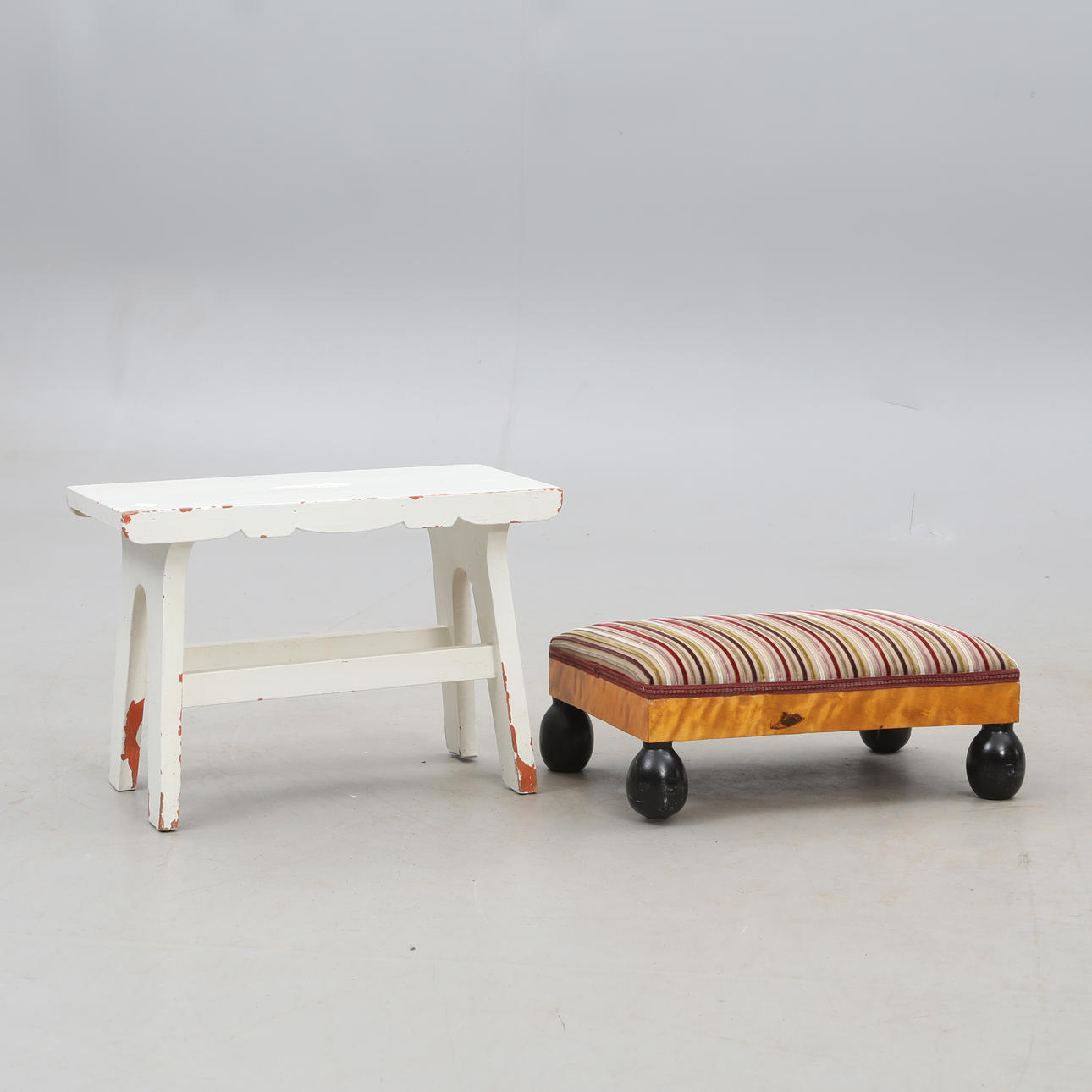 PALLETS, 2 pieces, footstool and milk pallet.