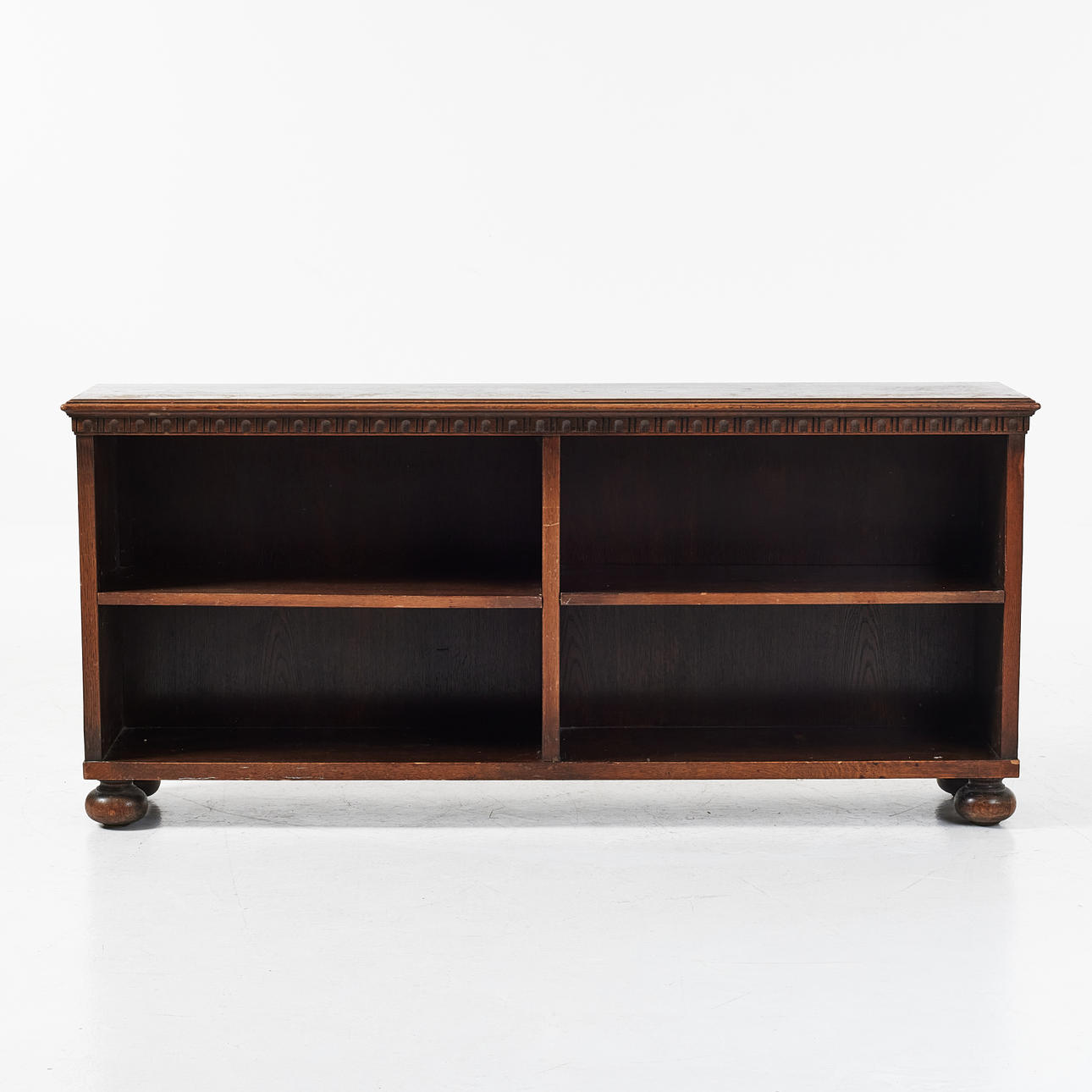 REOL, eg, 1. halvår 1900, barok stil, kuglefødder.