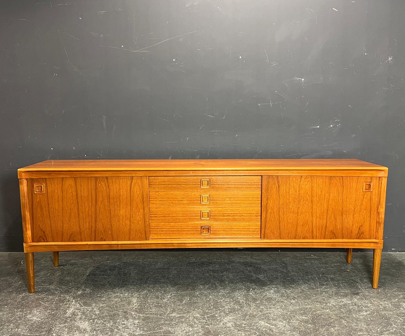 H. W. KLEIN. BRAMIN SIDEBOARD.
