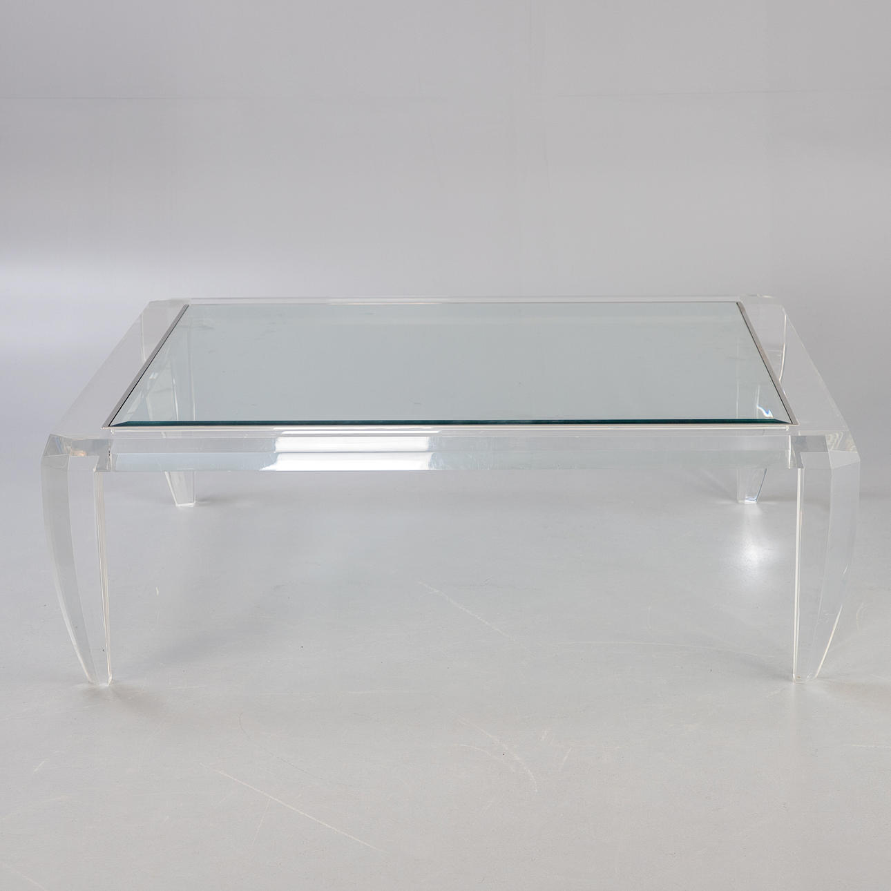 Large acrylic sofa table, Italy, 20/21. Jh.