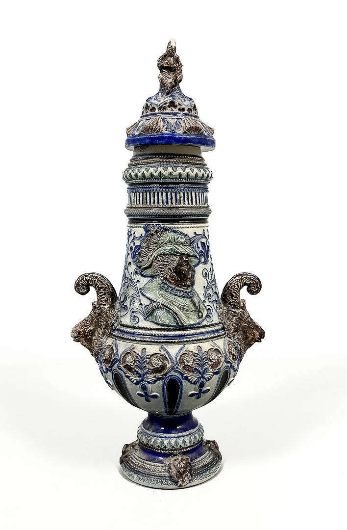 LOCKURNA/A 20th century stoneware vase.