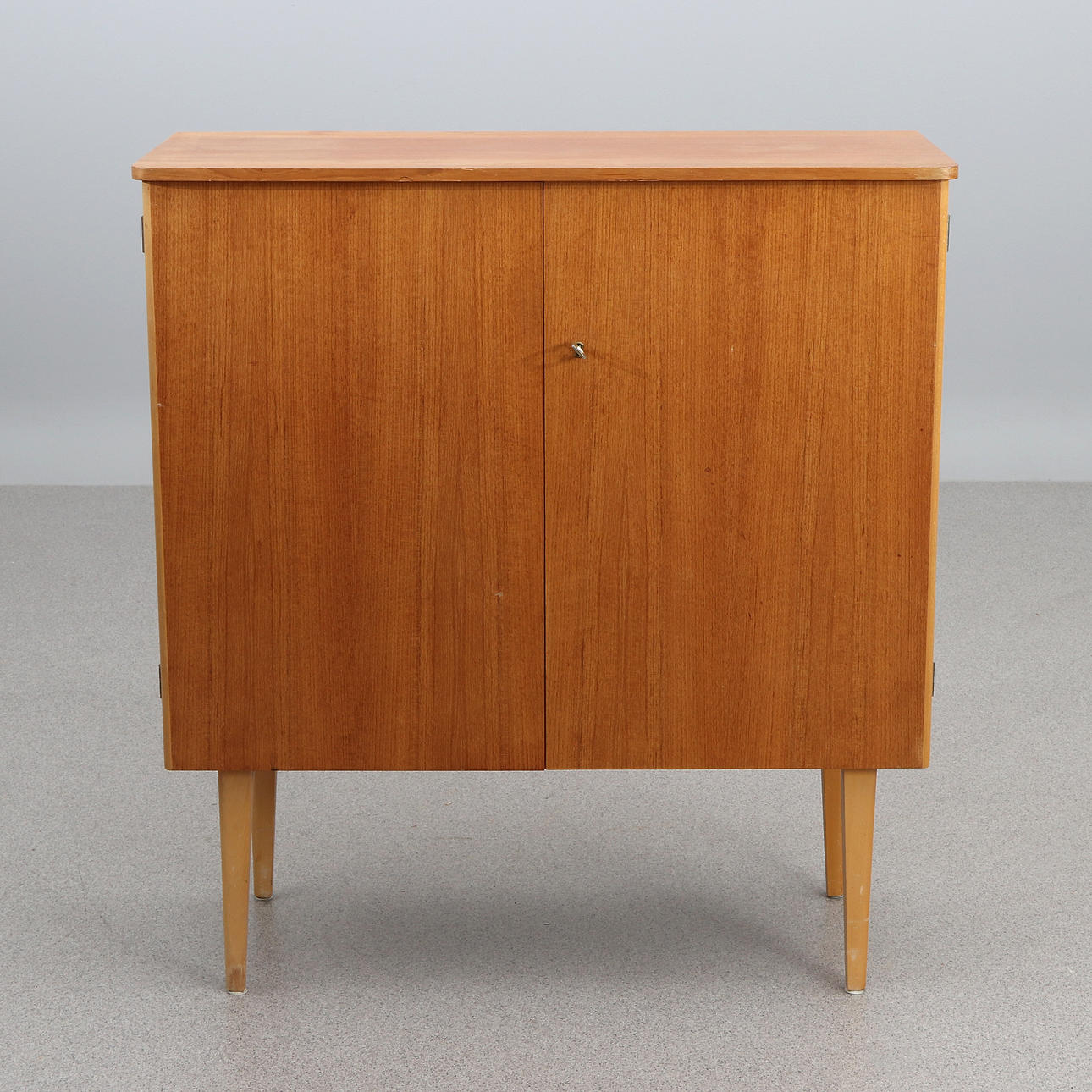 BAR CABINET. Teak and beech. Second half of the 20th century.