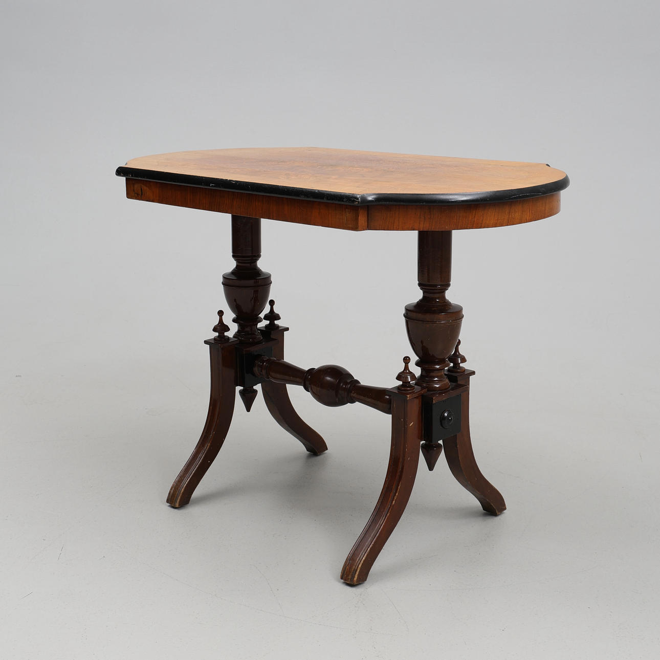 COFFEE TABLE. Neo-Renaissance.