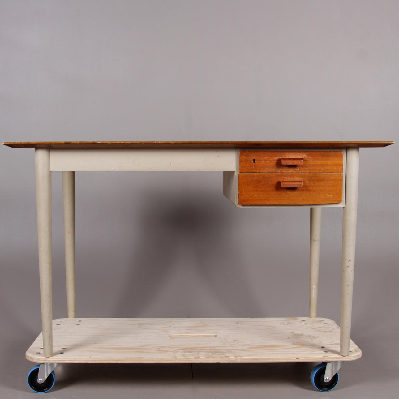 SKRIVBORD, teak, Nordiska Kompaniet, 1900-talets mitt.