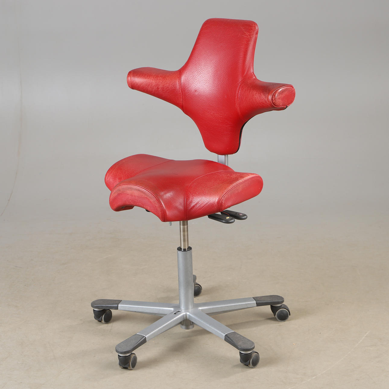 KONTORSTOL, læderbetræk, HÅG Capisco.