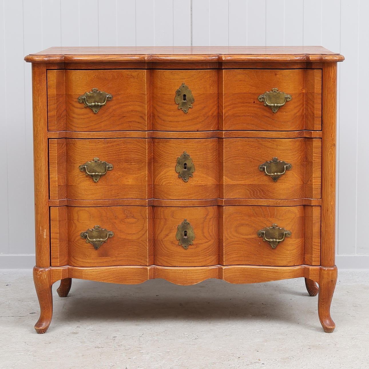 BYRÅ, trä, barockstil, 1900-tal.