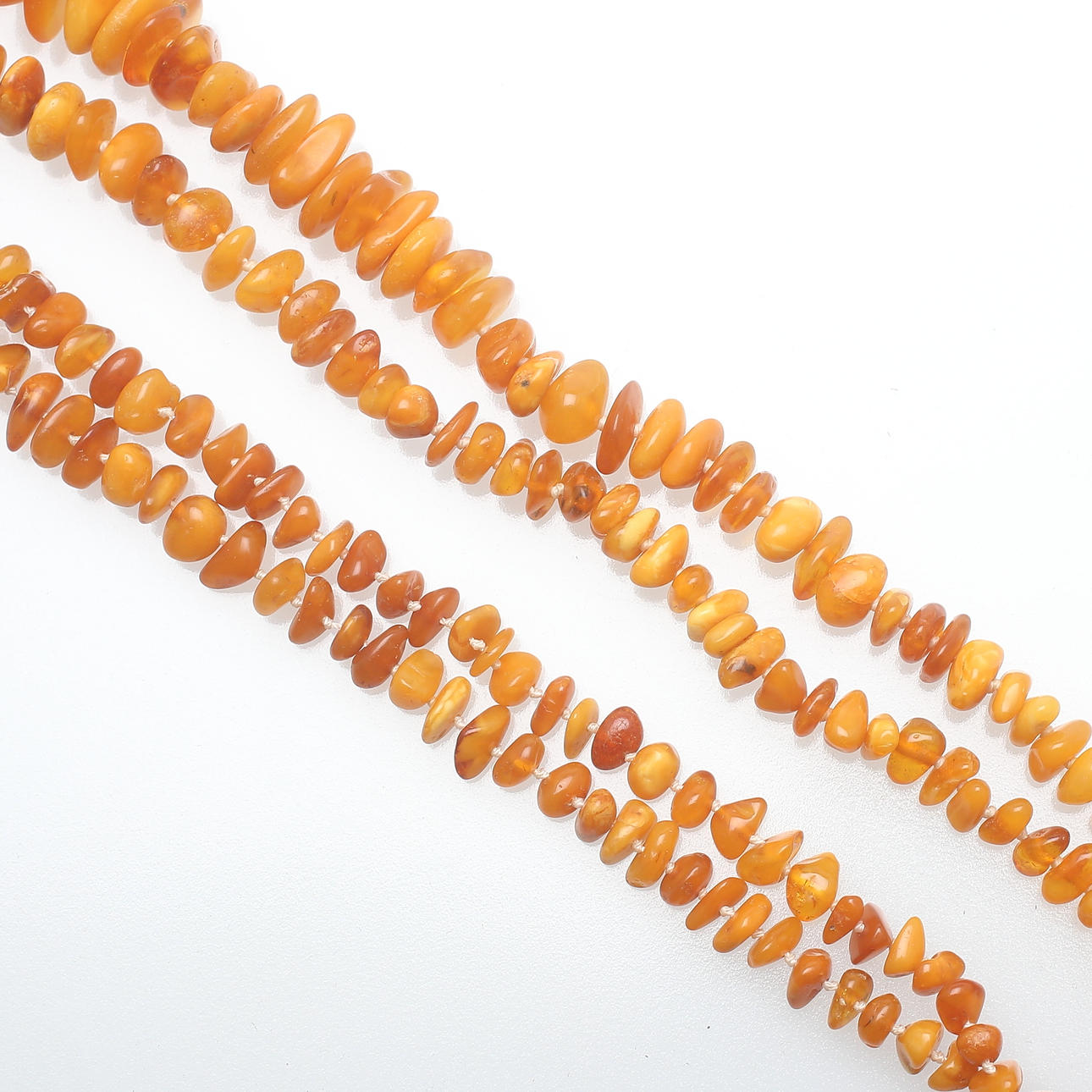 COLLIER, 2 st, bärnsten, 1900-tal.