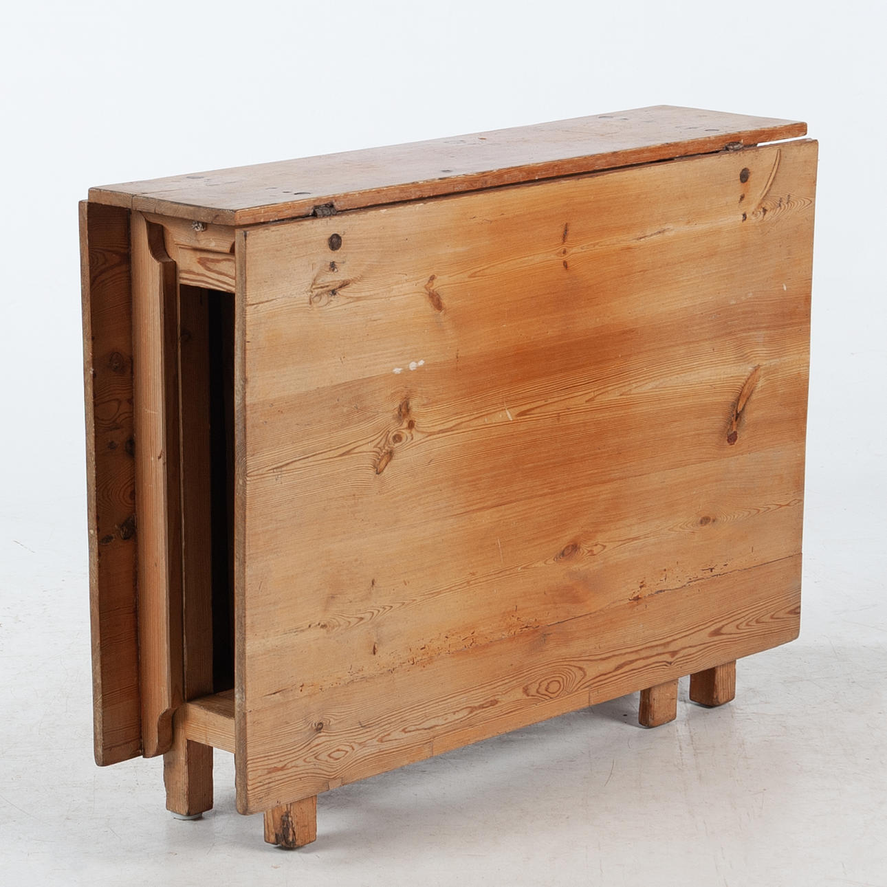 FOLDING FOLDING TABLE IN PINE.