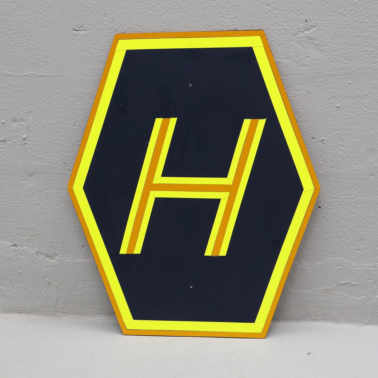 SKYLT "HÖGERTRAFIK", masonit, 1967.