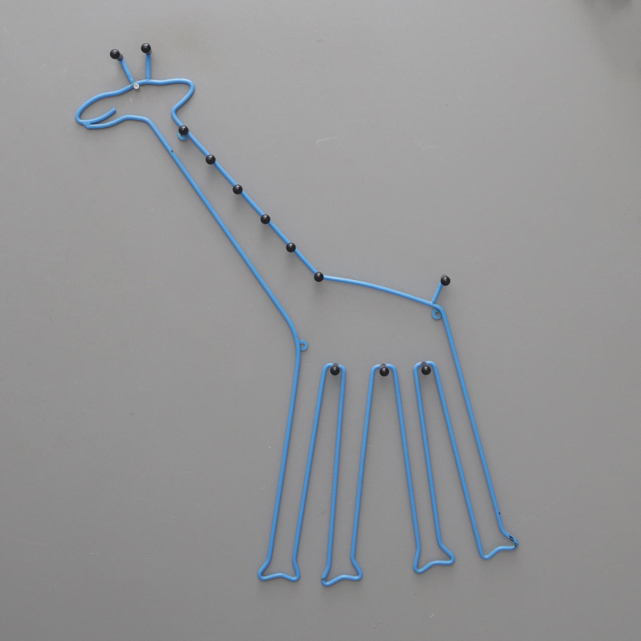 AUFHÄNGER, Metall, in Form einer Giraffe.