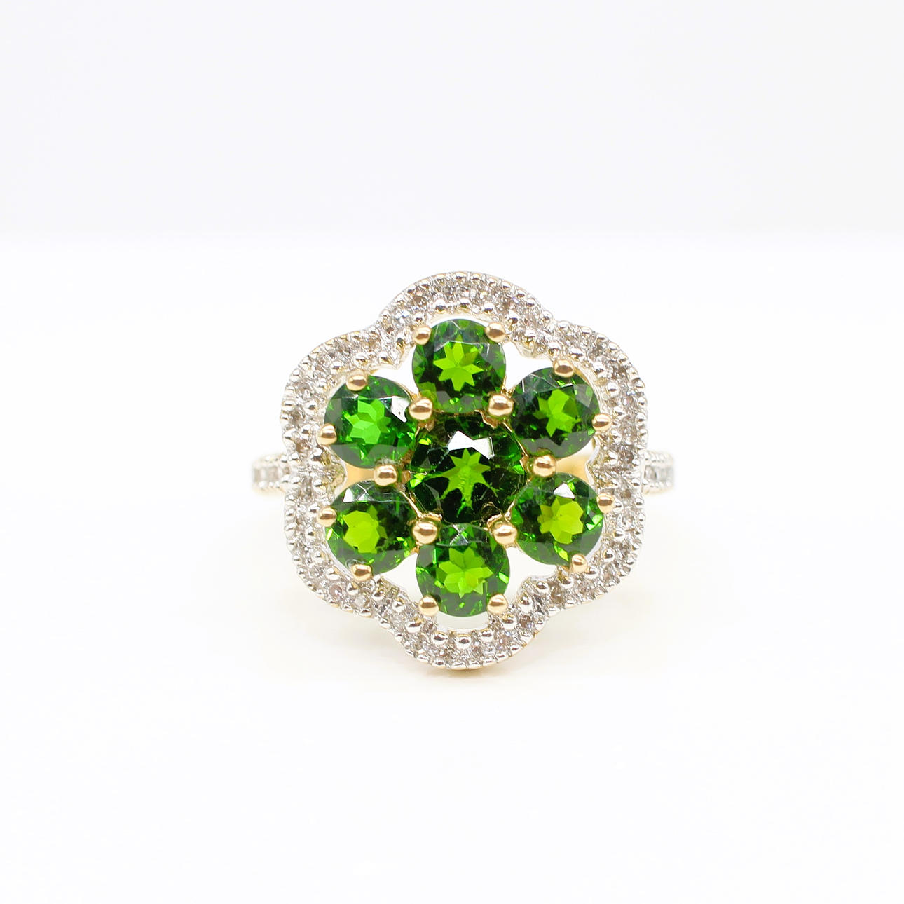 DIAMOND & CHROME DIOPSIDE RING.