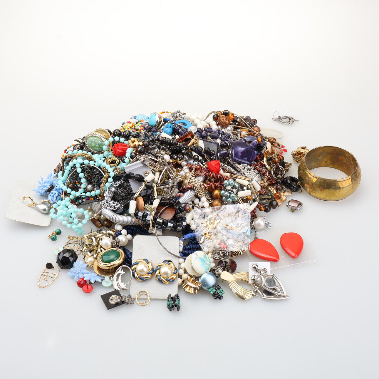 BIJOUTERIE, gemischter Schmuck.