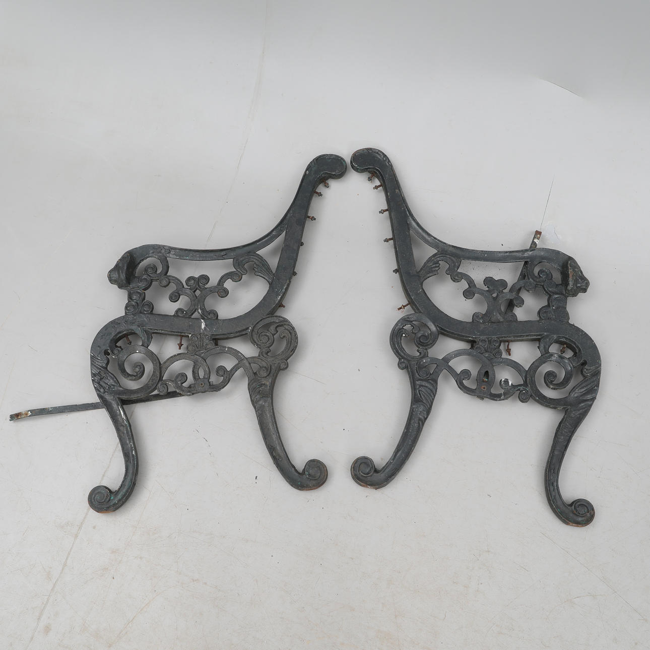 GABLES, for garden sofa, cast iron.