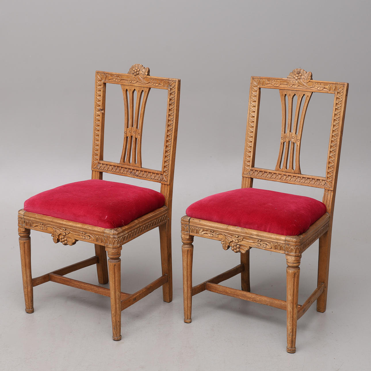 CHAIRS, A PAIR, GUSTAVIAN LINDEN WORKS.
