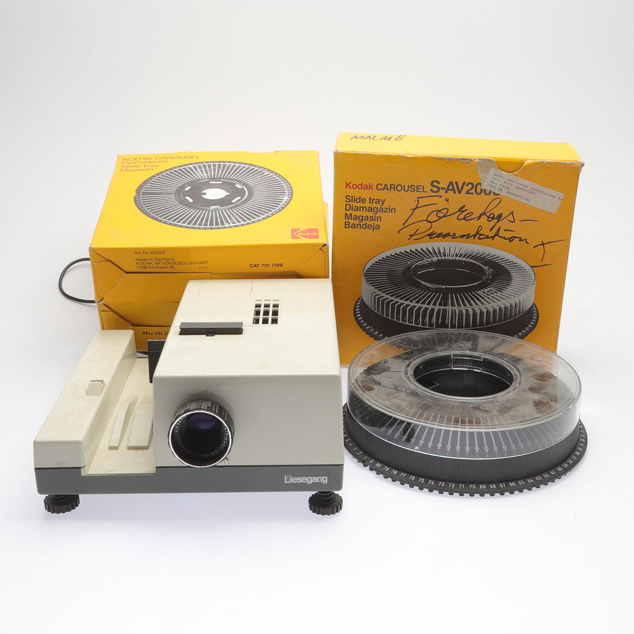 A 20th-century Liesegang A39 slide projector.