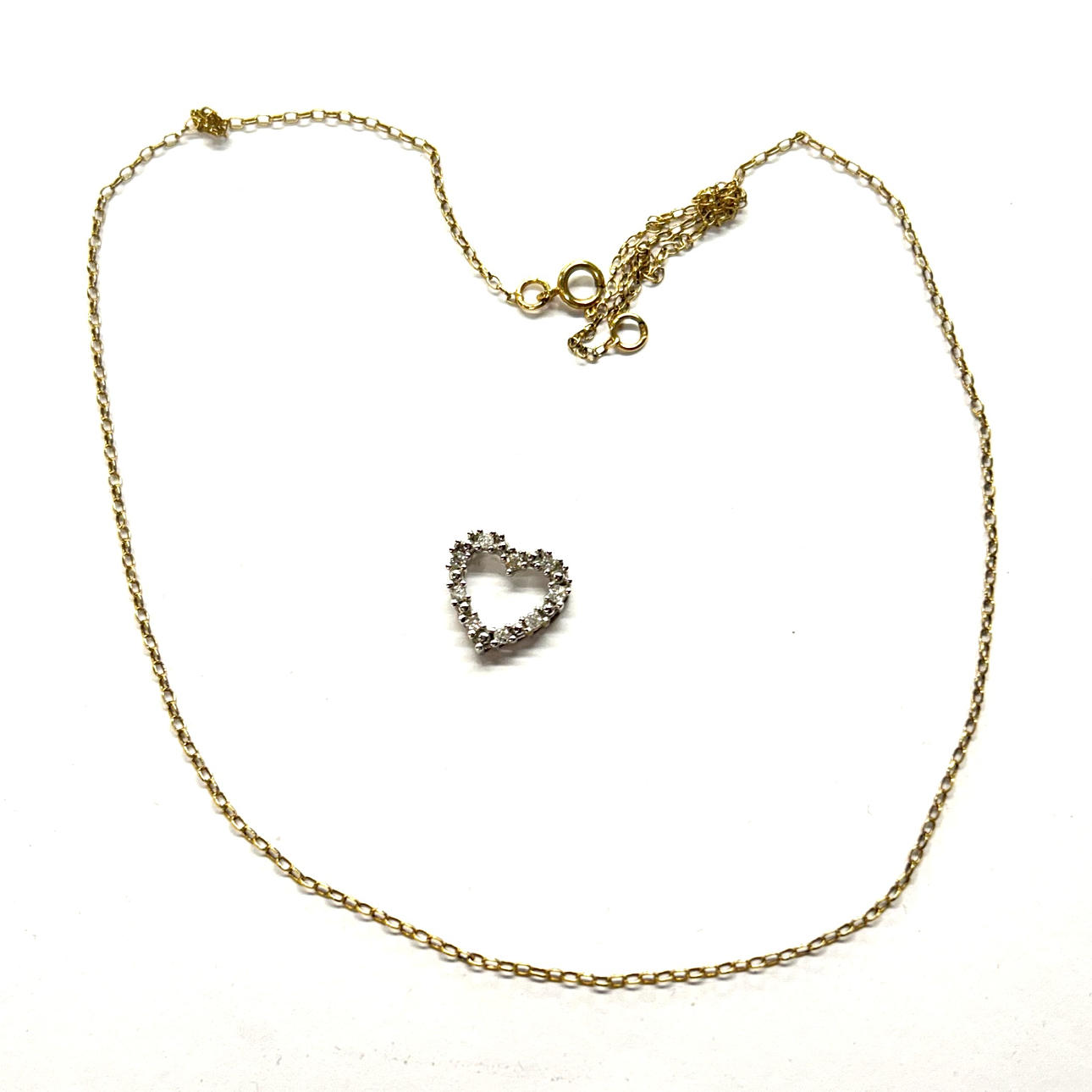 9CT TIMANTTI RIIPUS 14CT KETJUSSA.