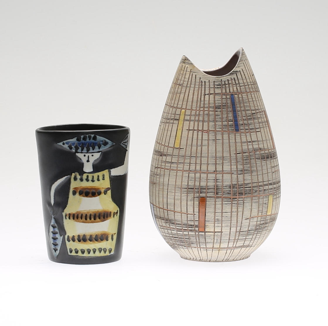 VASER, 2 st, stengods, Steuler, Tyskland samt Lisa Larson, Gustavsberg, 1900-talets andra hälft.