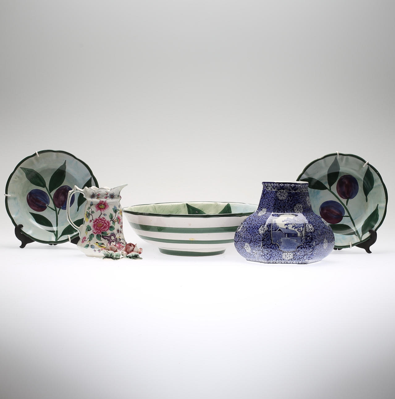 PORSLINSFÖREMÅL, 5 delar, bl a Rörstrand, 1900-tal.