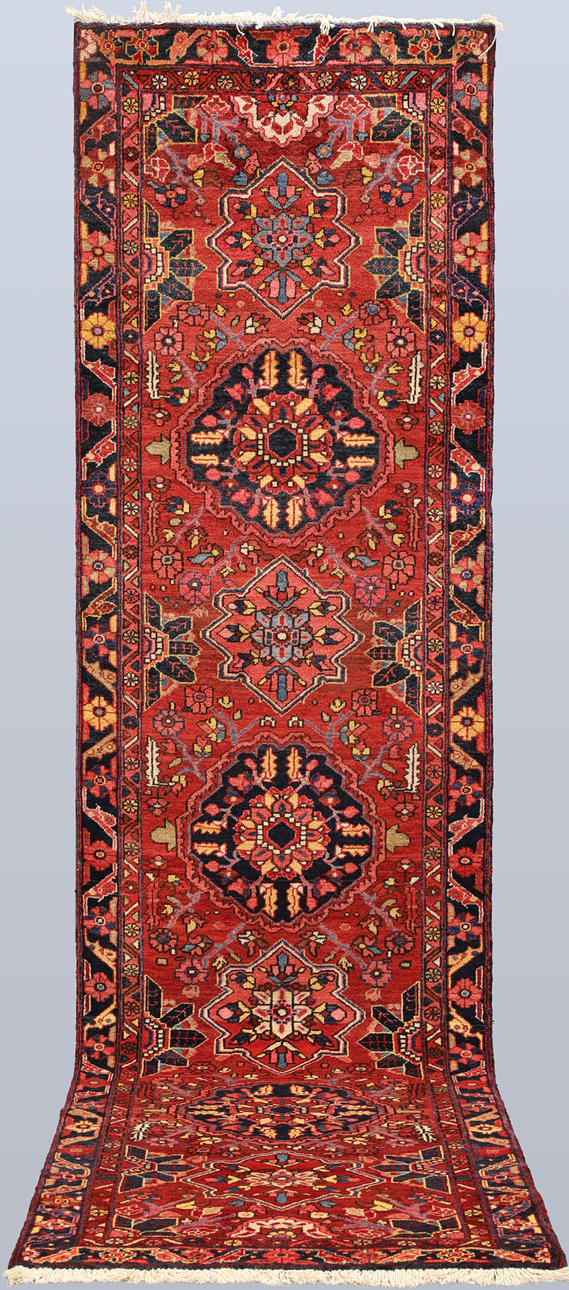 ORIENT CARPET. Semantic Heriz Gallery model, 340 x 92 cm.
