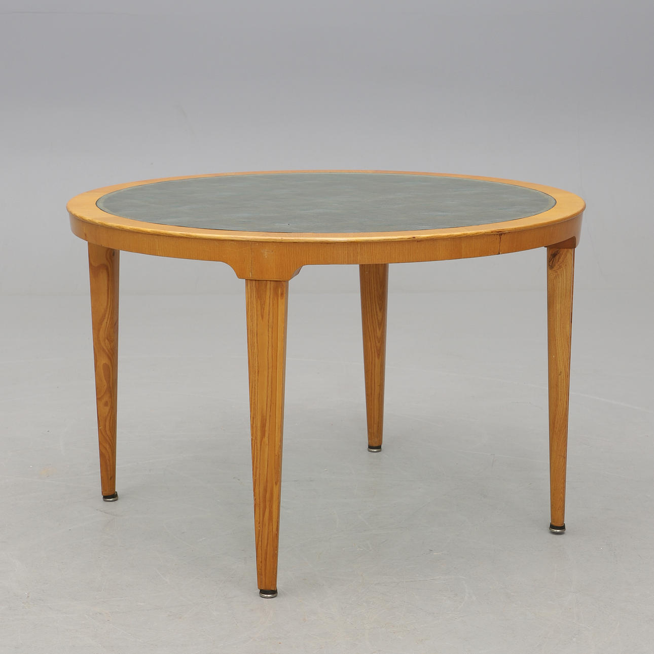 Nils Enstrom. Attributed. A Swedish Modern coffee table, Ferdinand Lundqvist & Co, Gothenburg, 1940s.