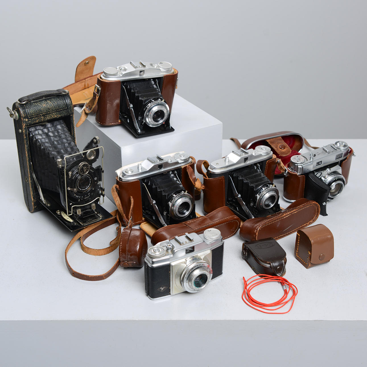 KAMERAS, 6 ältere, Kodak, Agfa, Ibsor.