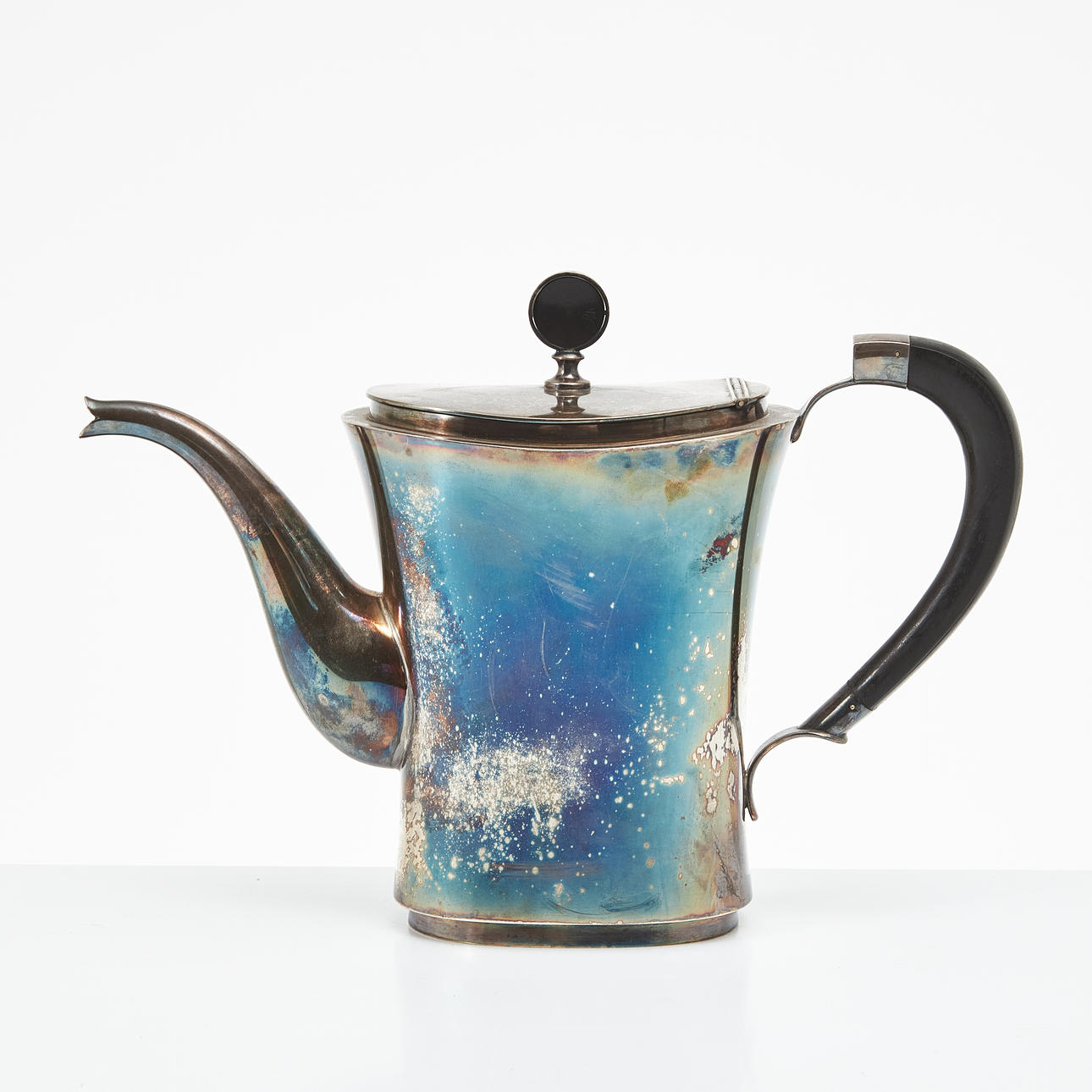 NORDISKA KOMPANIET. Una cafetera plateada, Estocolmo 1939.