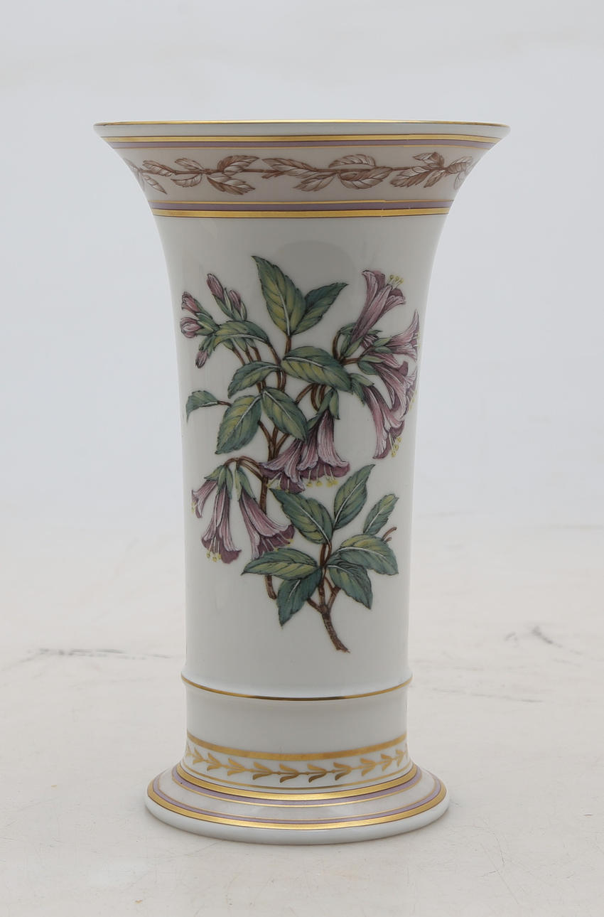 German porcelain vase, 20th Century.
