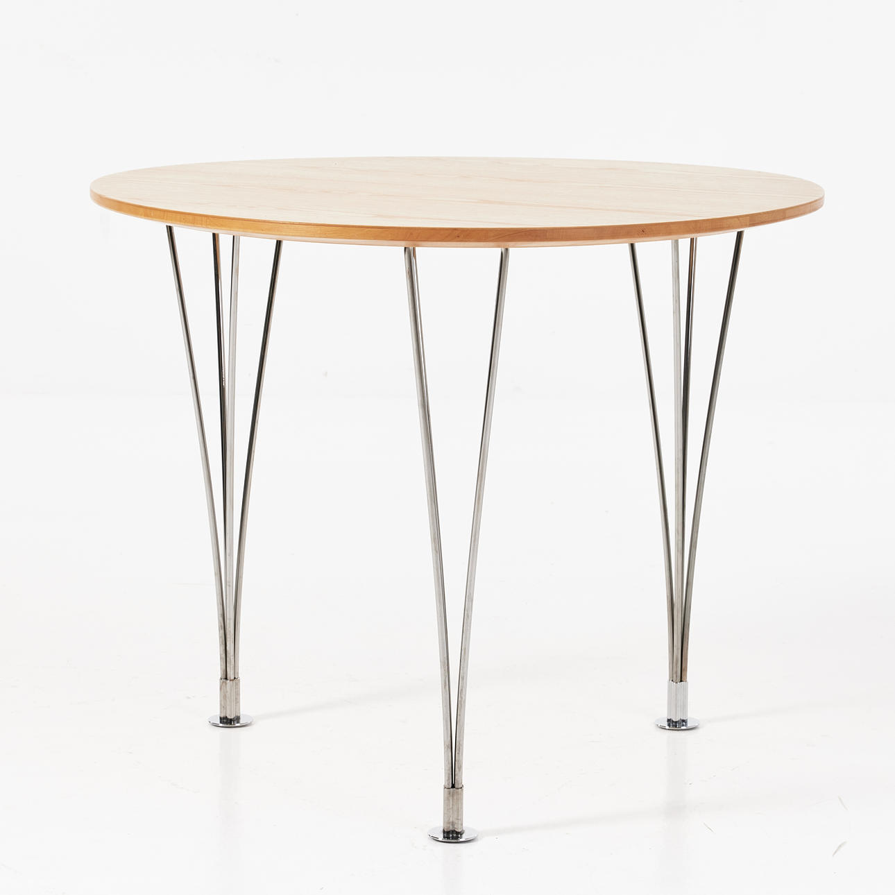 Ein „Trisuperellips“ -Couchtisch, Piet Hein/Bruno Mathsson, Mathsson International AB.