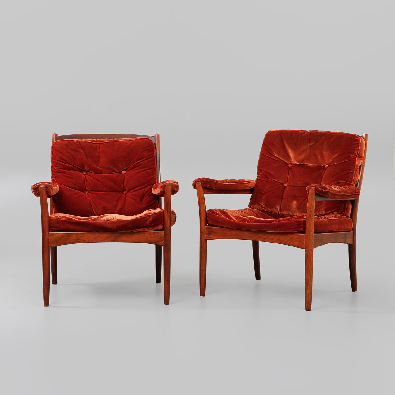 Armchairs, a pair, Göte Möbel, Nässjö, labeled.