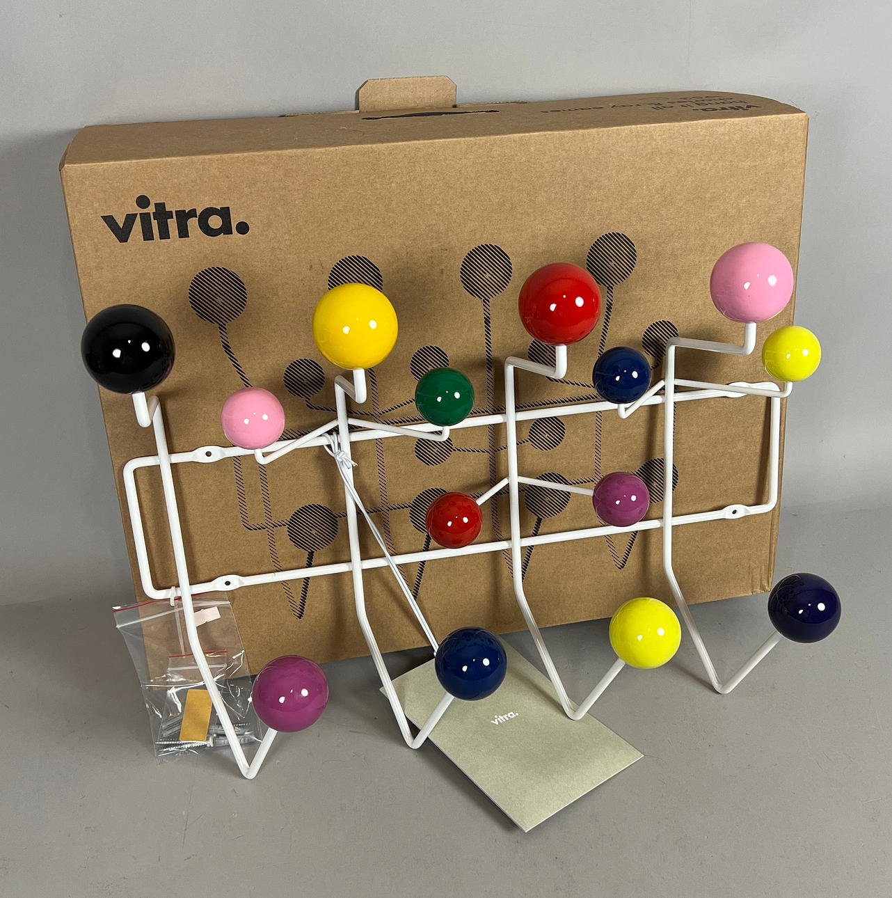 CHARLES & RAY EAMES. HANG IT ALL VITRA.