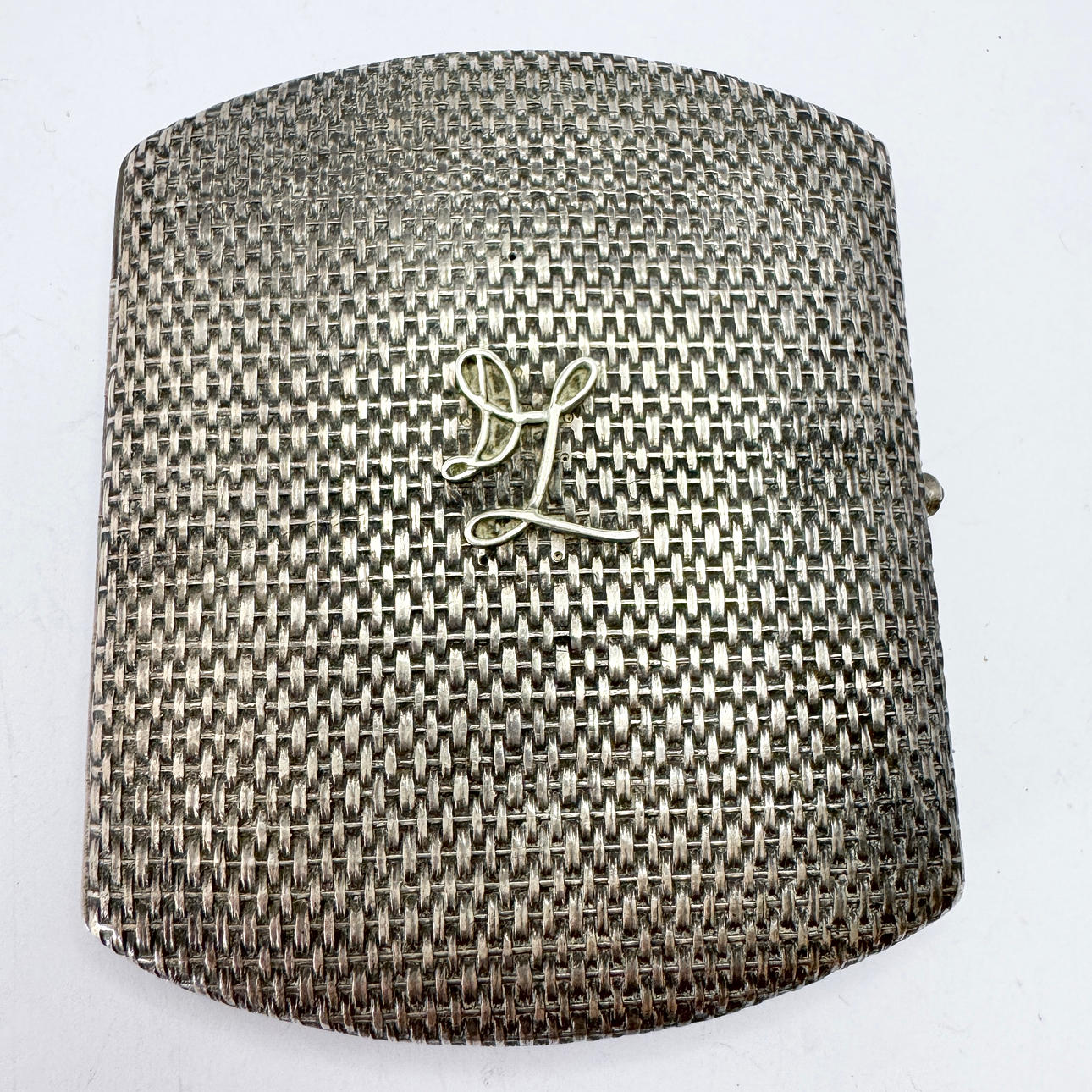 Cigarette case. Silver with synthetic sapphire.