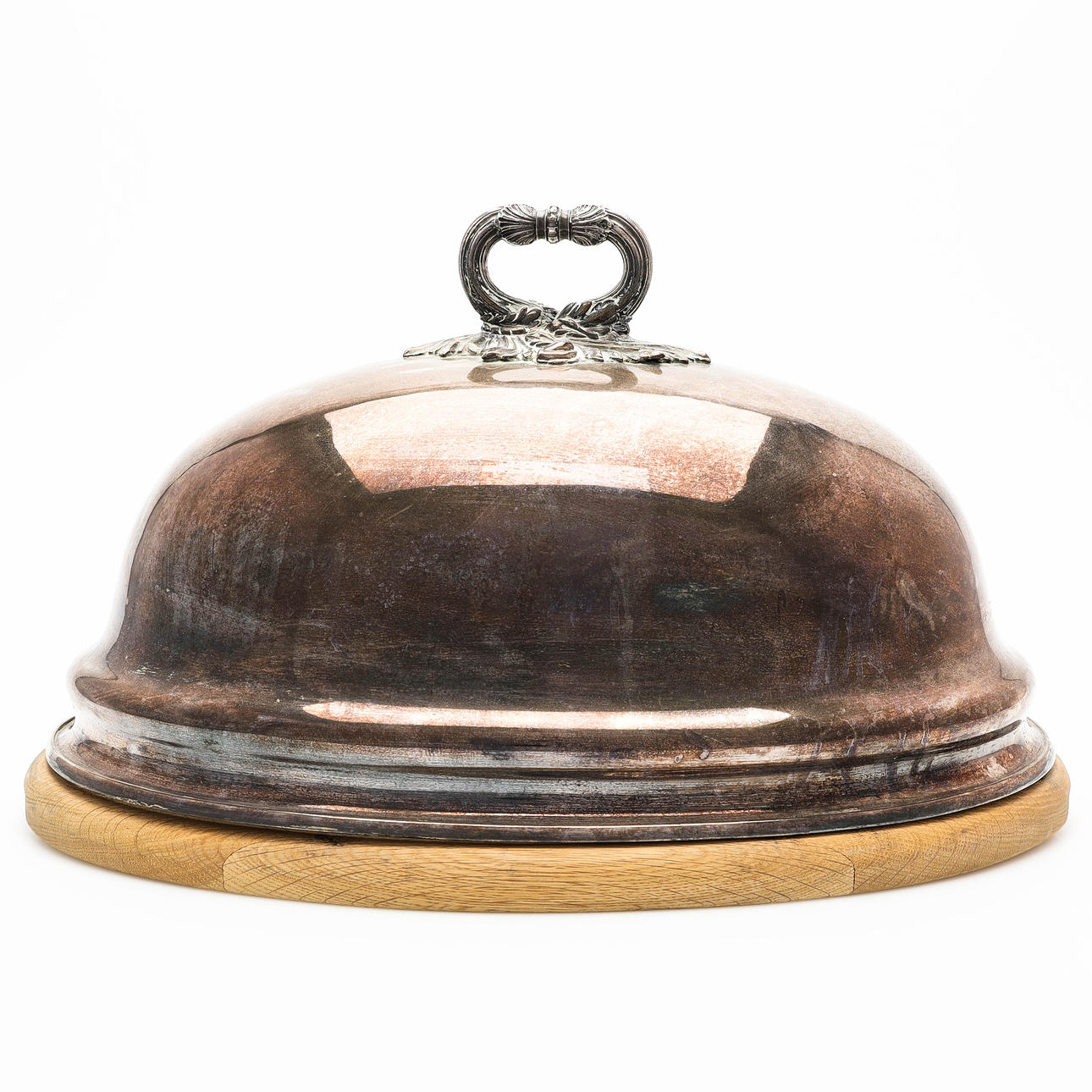 STEAKHAUBE AUF TABLETT, 2 Stück.