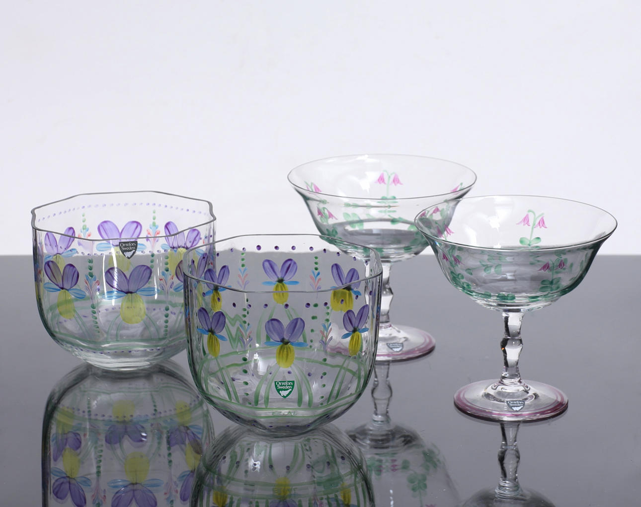 EVA ENGLUND. A set of 4 bowls, “Maja” and “Linnea”, Orrefors.