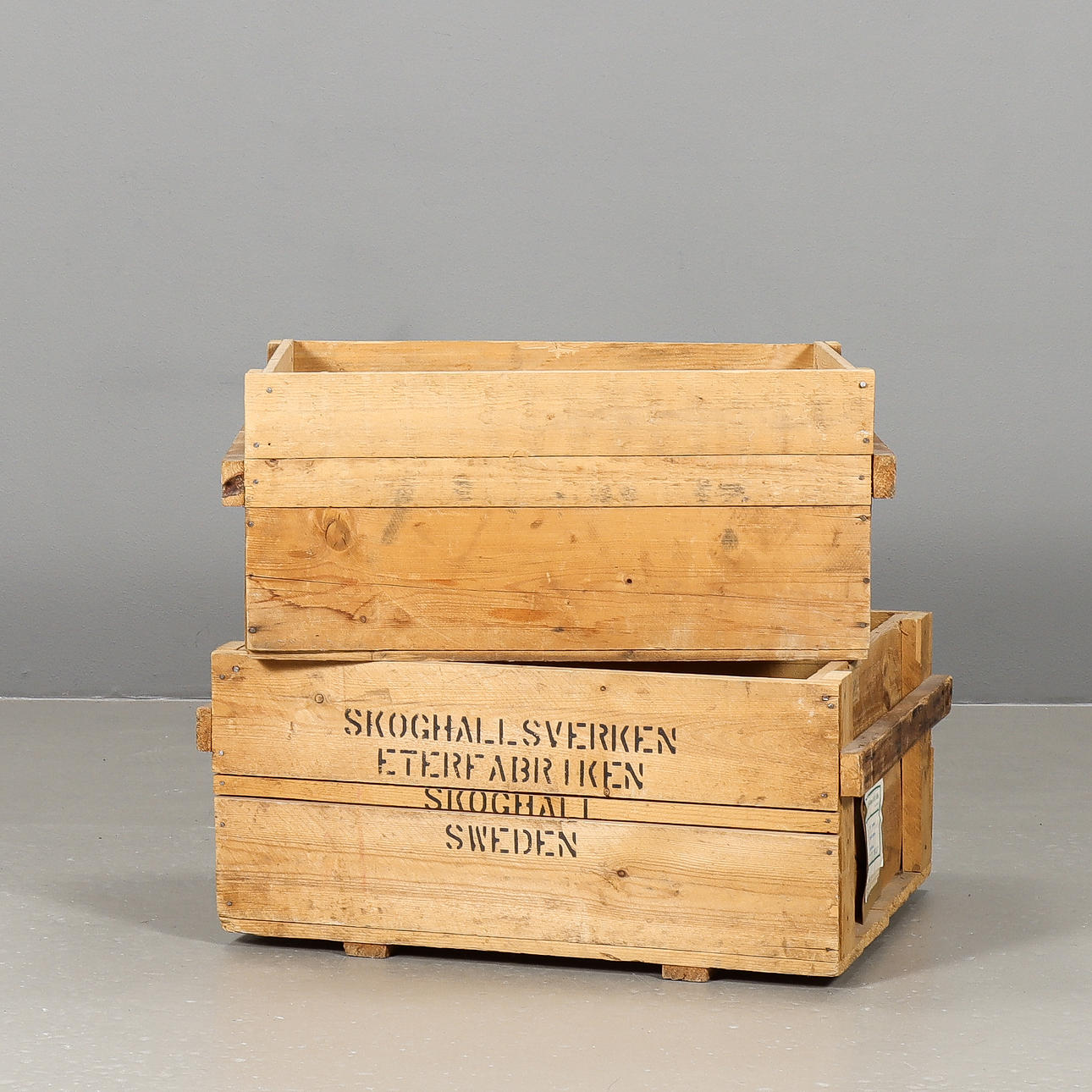 Æsker, 2 stk., træ, midten af 1900-tallet.