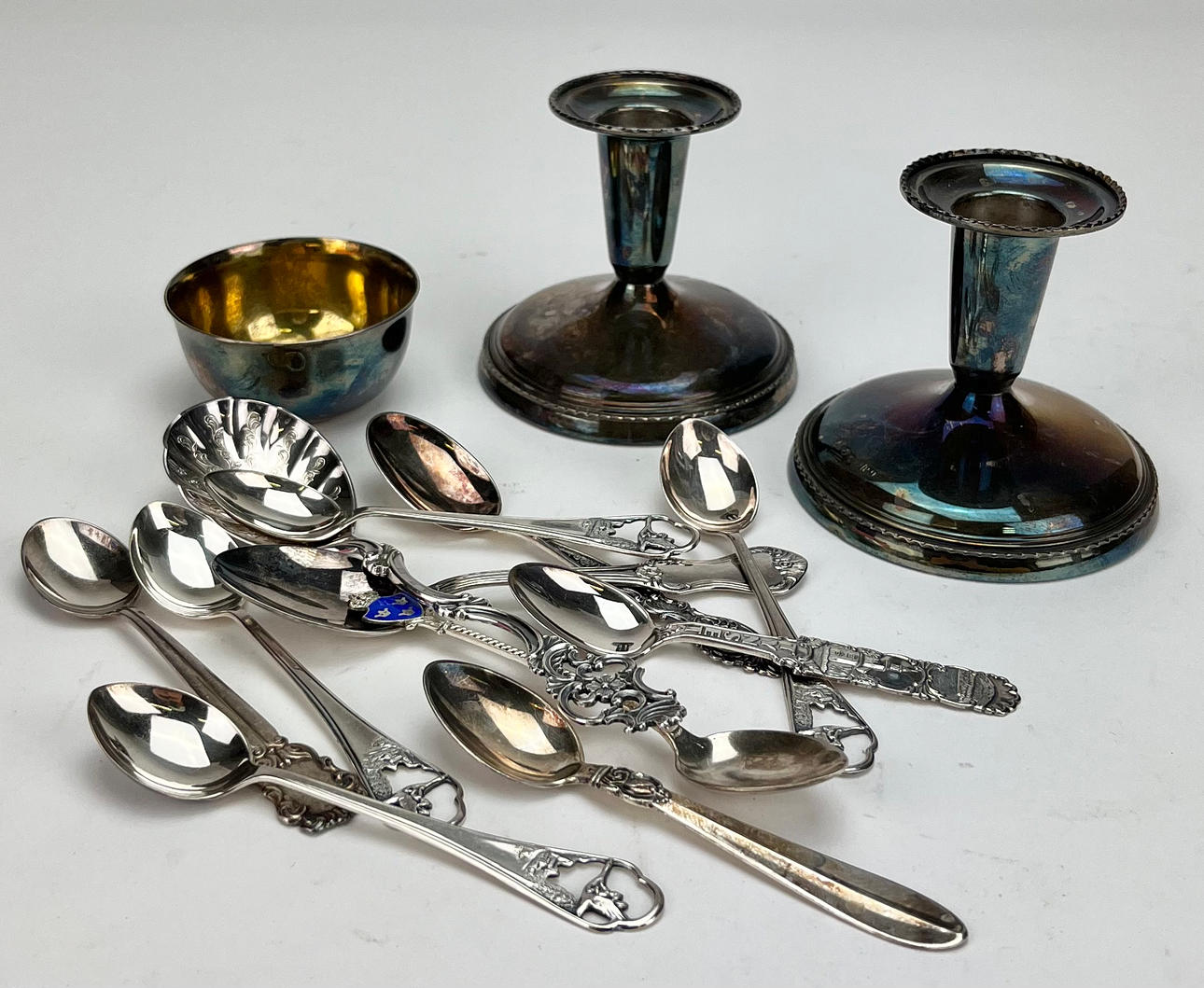 SILVER OBJECTS, total weight approx. 370 grams.