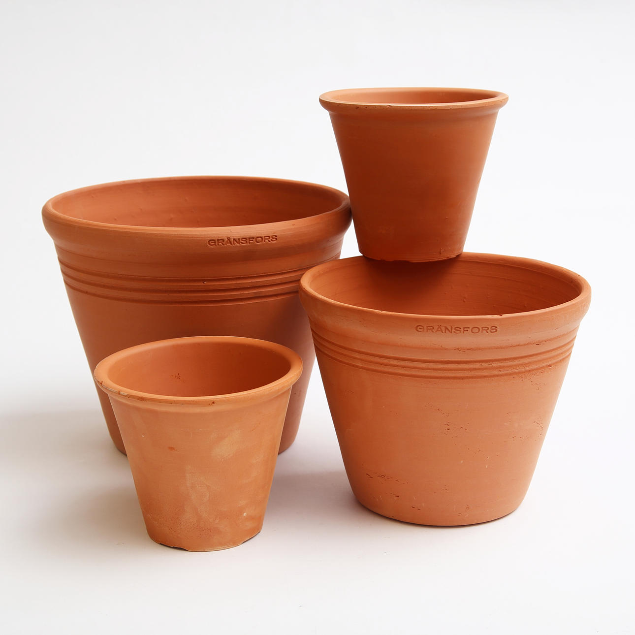 A set of 4 clay pots, Gränsfors.