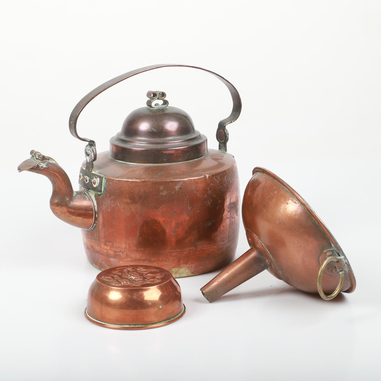 COFFEE POTS, FUNNEL, etc., 6 pieces cups.